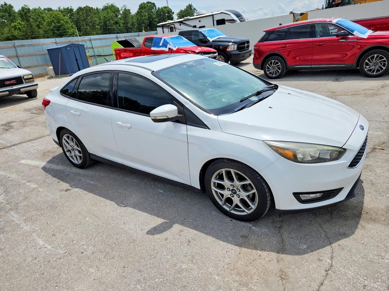 2015 Ford Focus Se White vin: 1FADP3F22FL357345