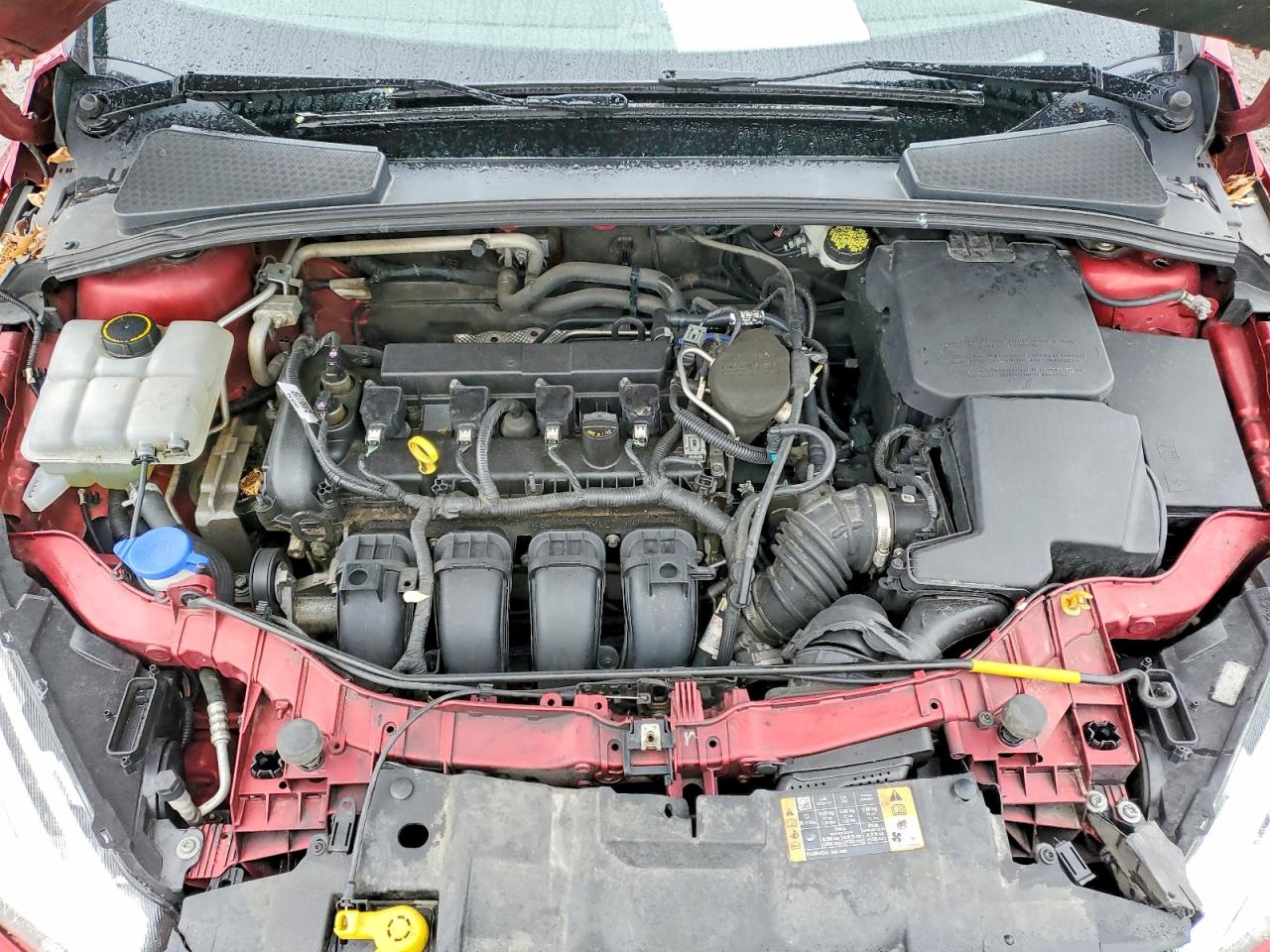 2015 Ford Focus Se Red vin: 1FADP3F22FL360892