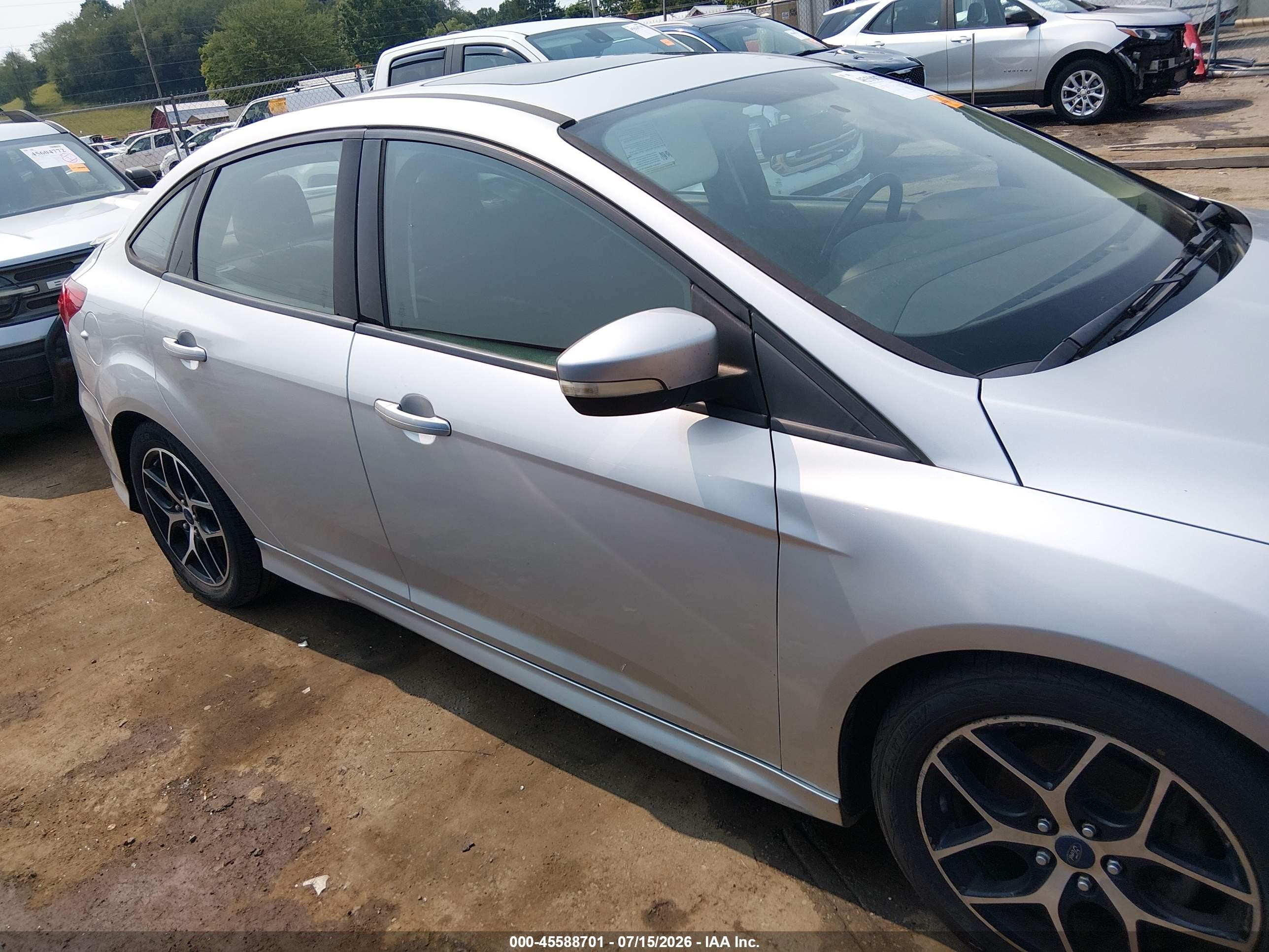 2015 Ford Focus Se Silver vin: 1FADP3F22FL362268