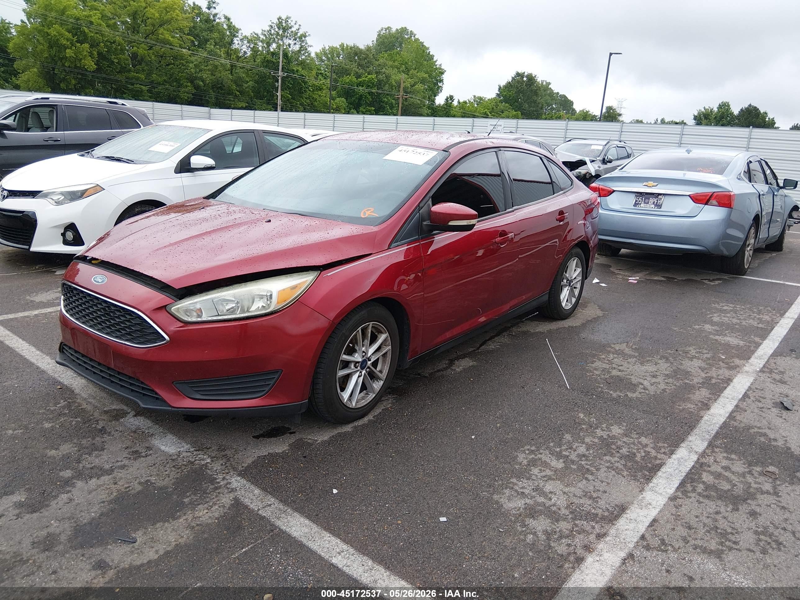 2015 Ford Focus Se Красный vin: 1FADP3F22FL365333