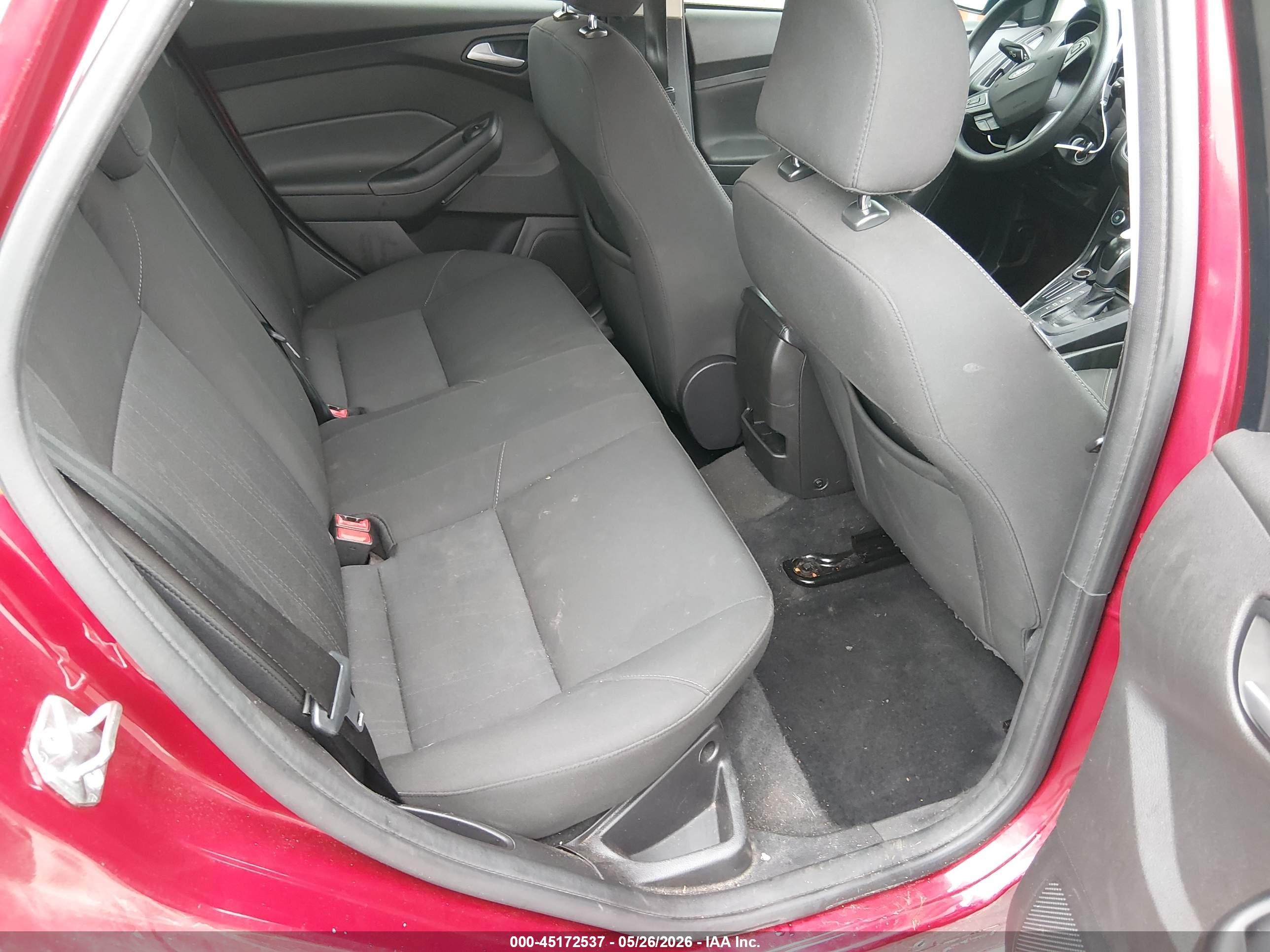 2015 Ford Focus Se Красный vin: 1FADP3F22FL365333