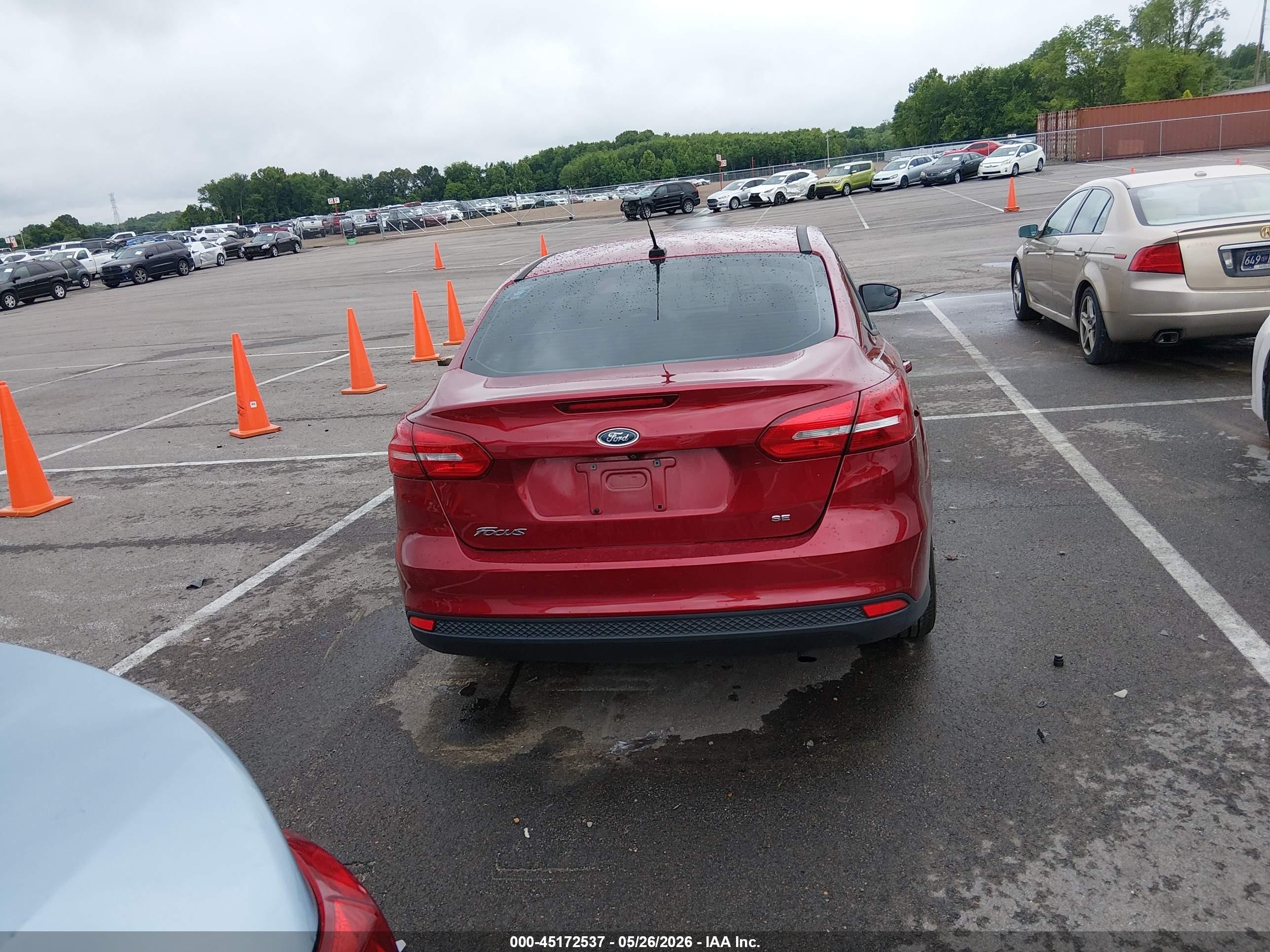2015 Ford Focus Se Красный vin: 1FADP3F22FL365333