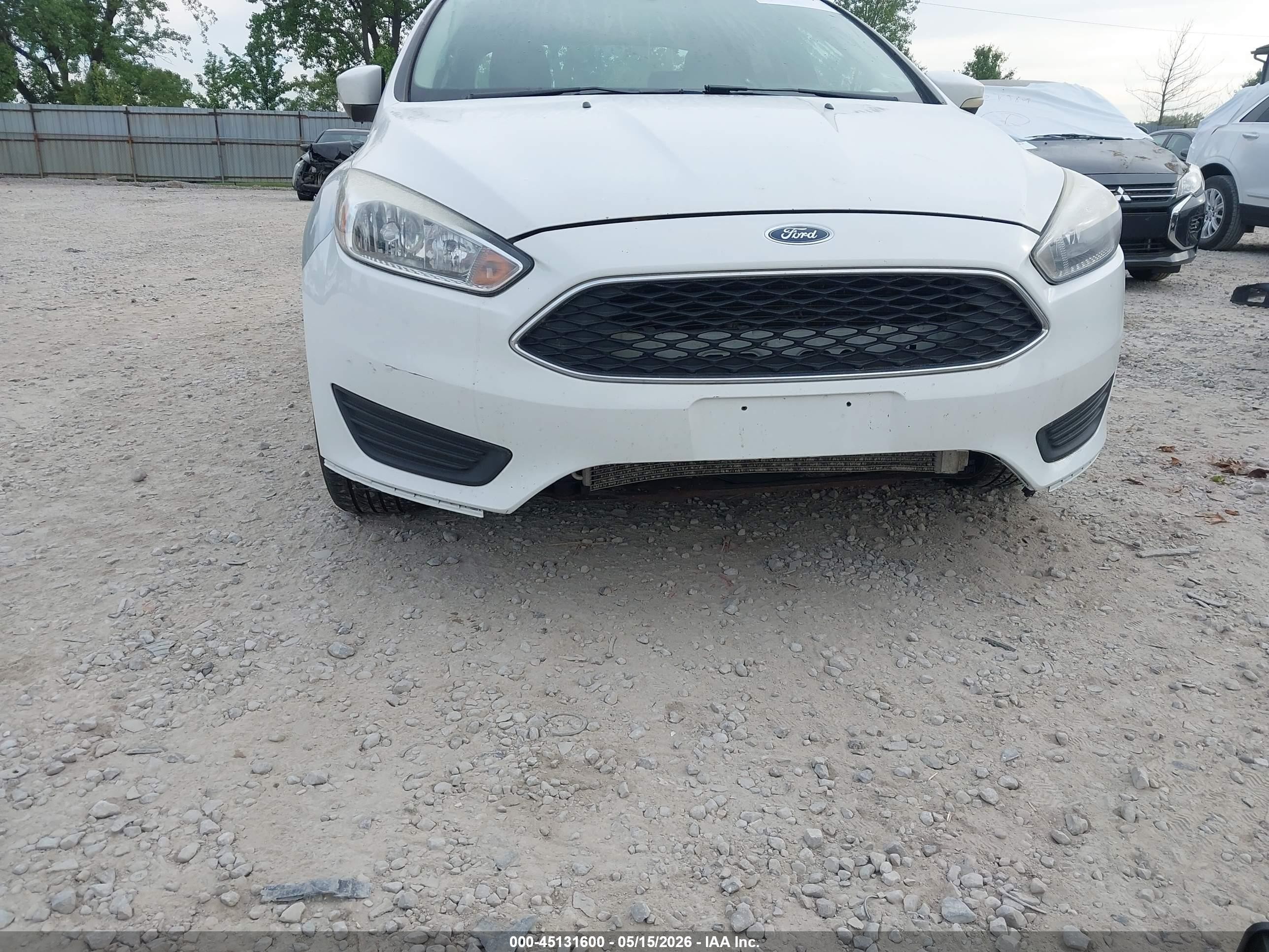 2015 Ford Focus Se White vin: 1FADP3F22FL373836