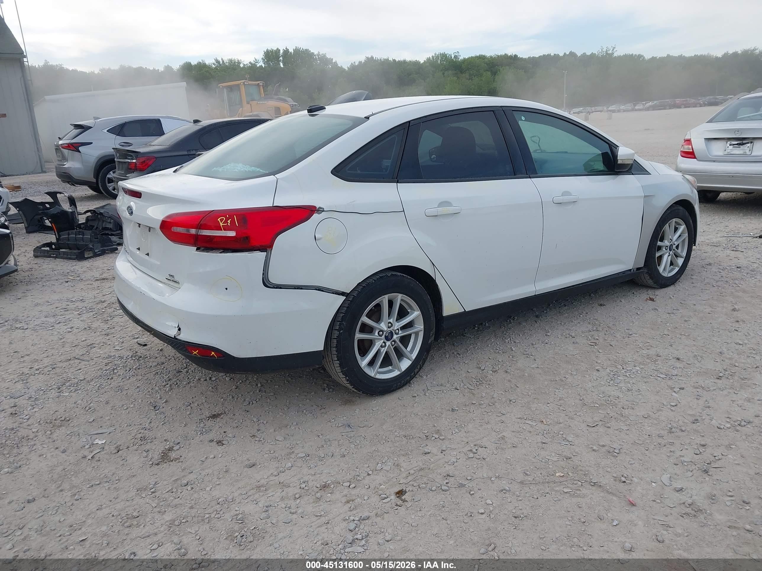 2015 Ford Focus Se White vin: 1FADP3F22FL373836