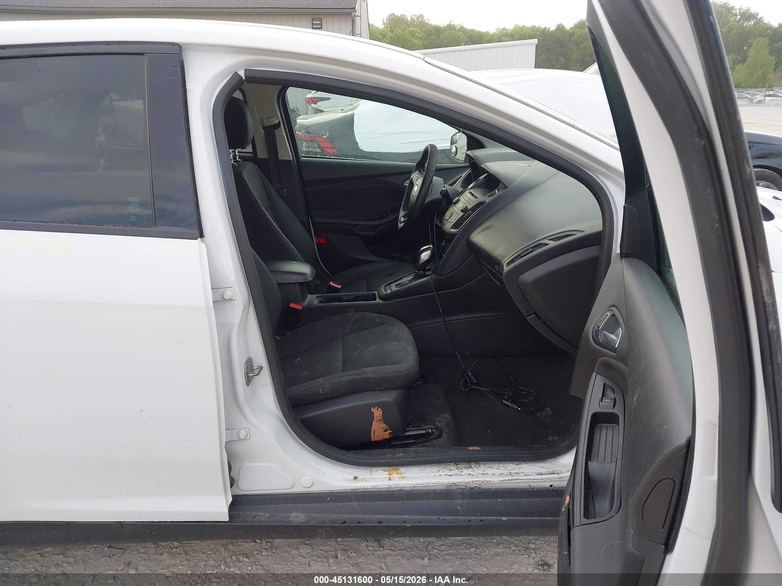 2015 Ford Focus Se White vin: 1FADP3F22FL373836
