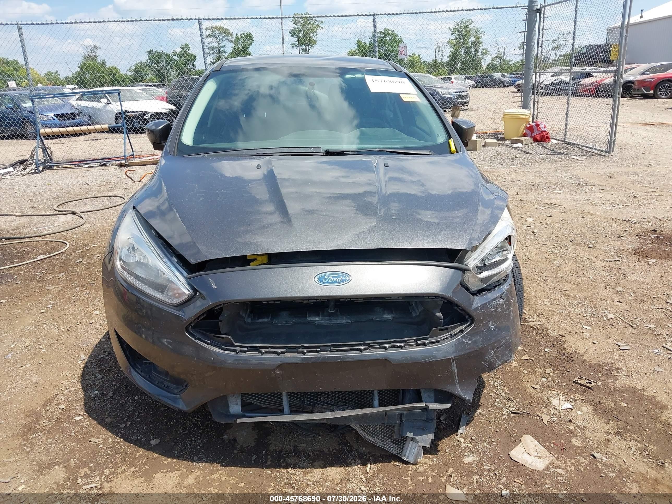 2015 Ford Focus Se Gray vin: 1FADP3F22FL381872
