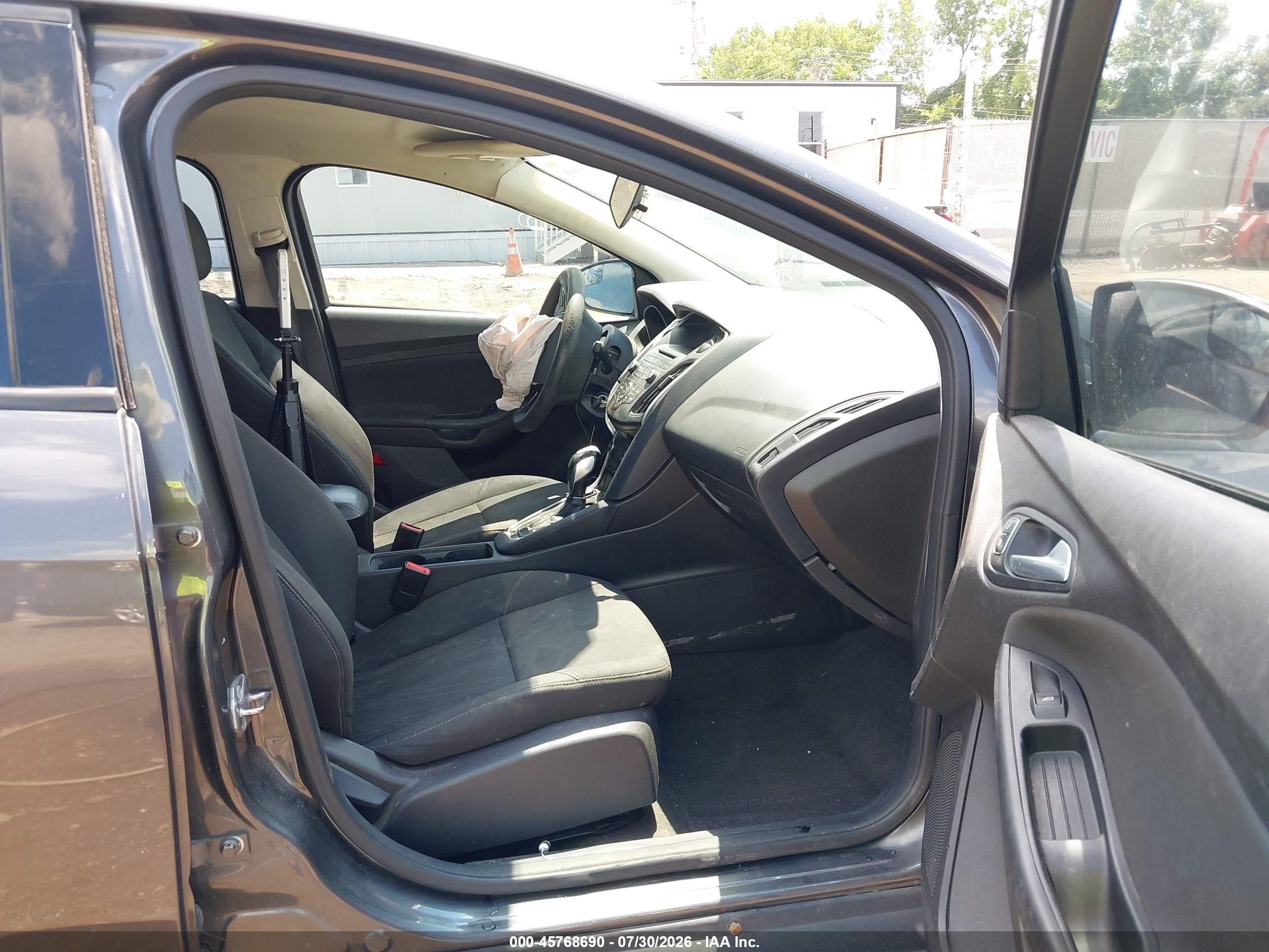 2015 Ford Focus Se Gray vin: 1FADP3F22FL381872