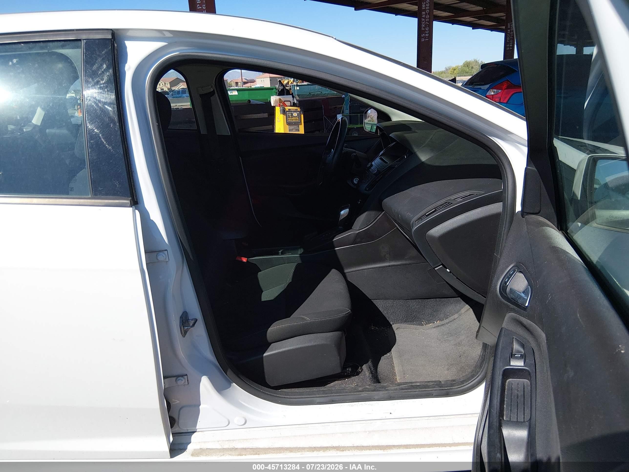 2015 Ford Focus Se White vin: 1FADP3F22FL382603