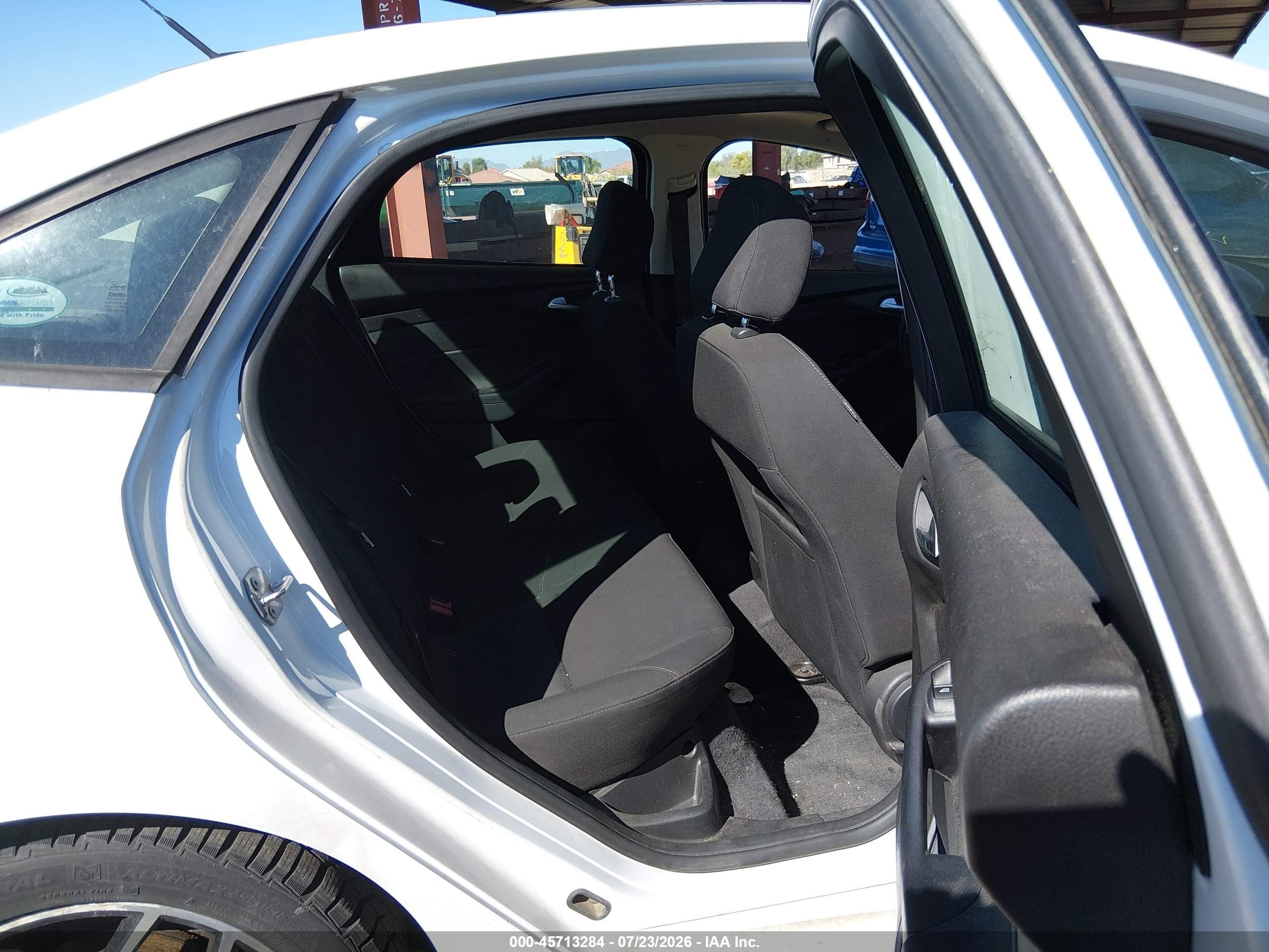 2015 Ford Focus Se White vin: 1FADP3F22FL382603