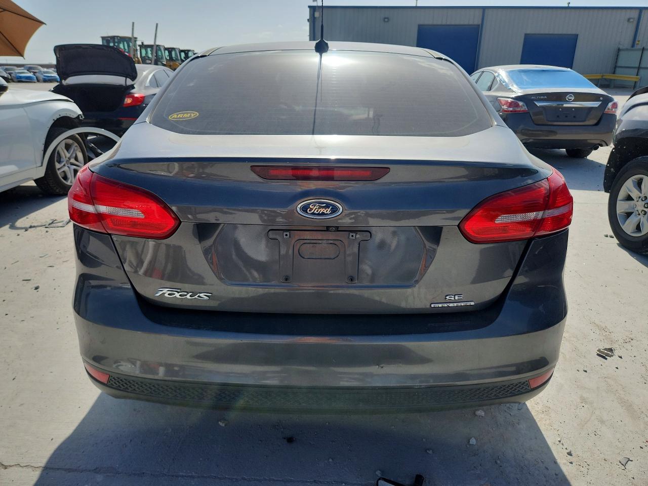 2015 Ford Focus Se Gray vin: 1FADP3F22FL384660