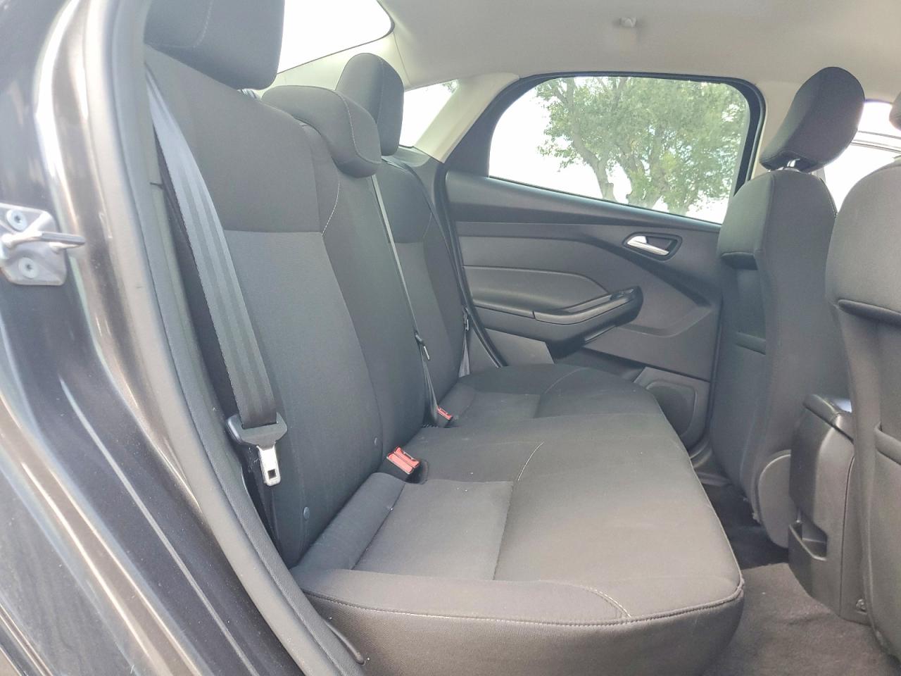 2015 Ford Focus Se Gray vin: 1FADP3F22FL385307