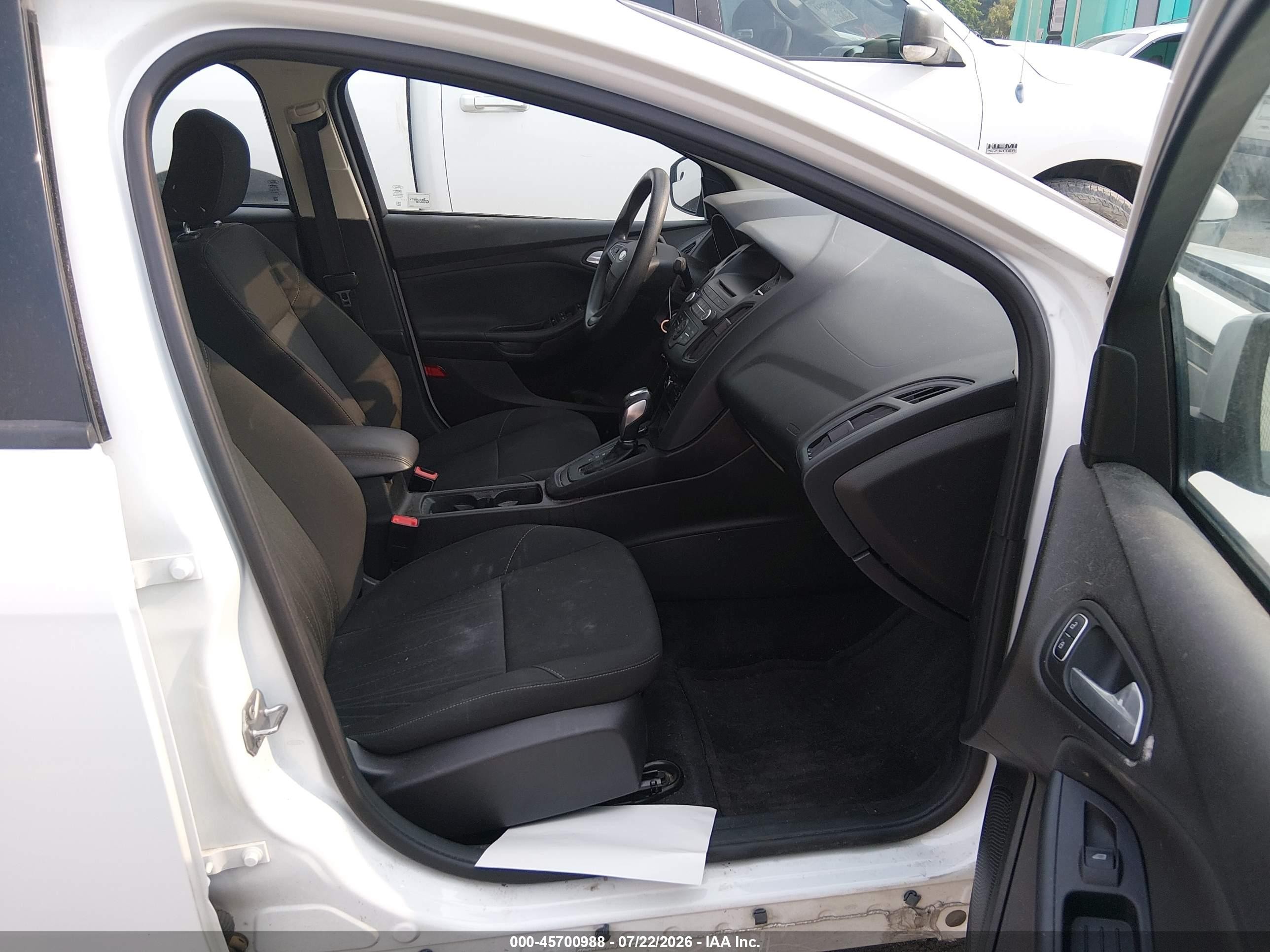 2015 Ford Focus Se White vin: 1FADP3F22FL385436