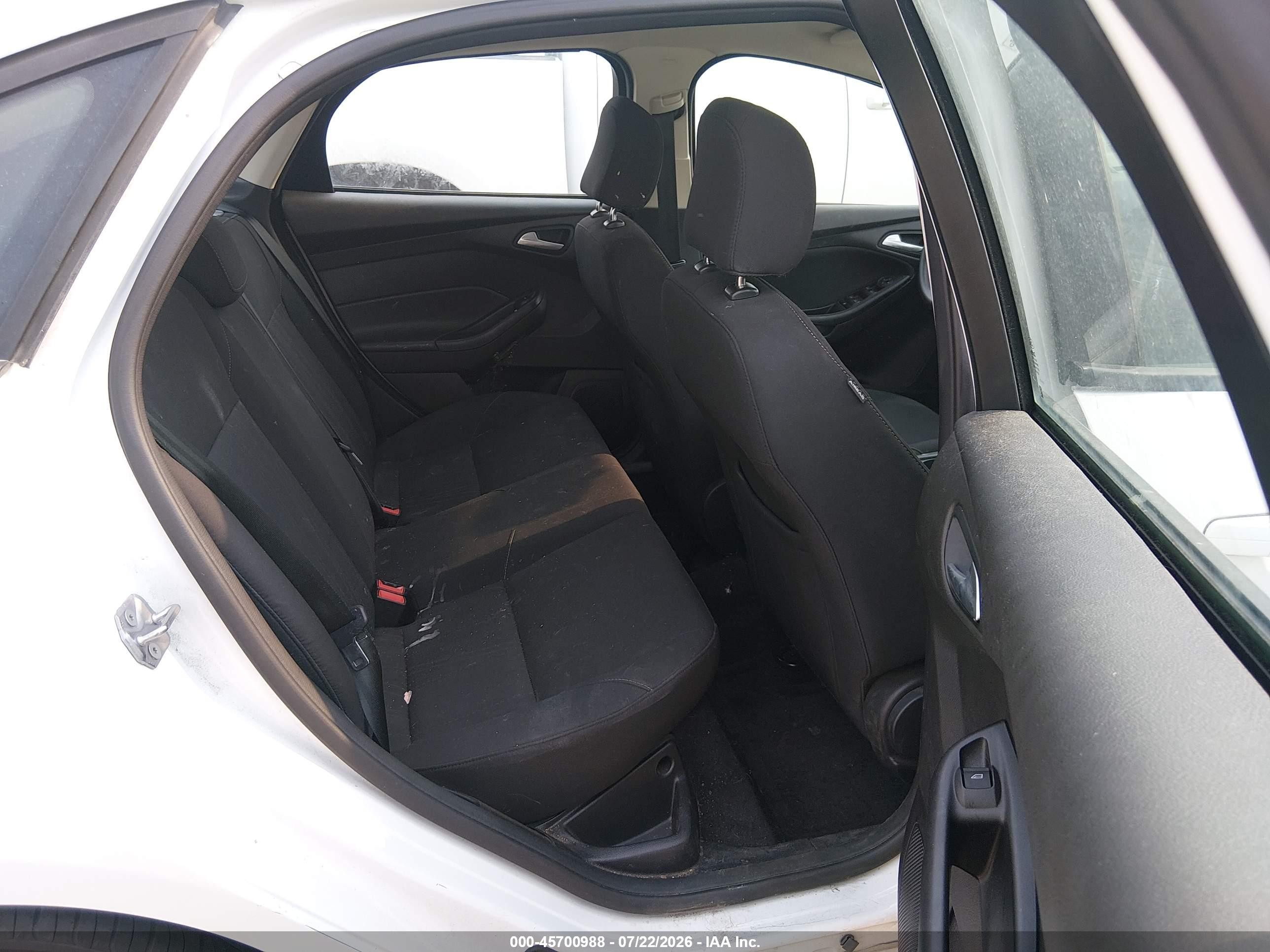 2015 Ford Focus Se White vin: 1FADP3F22FL385436