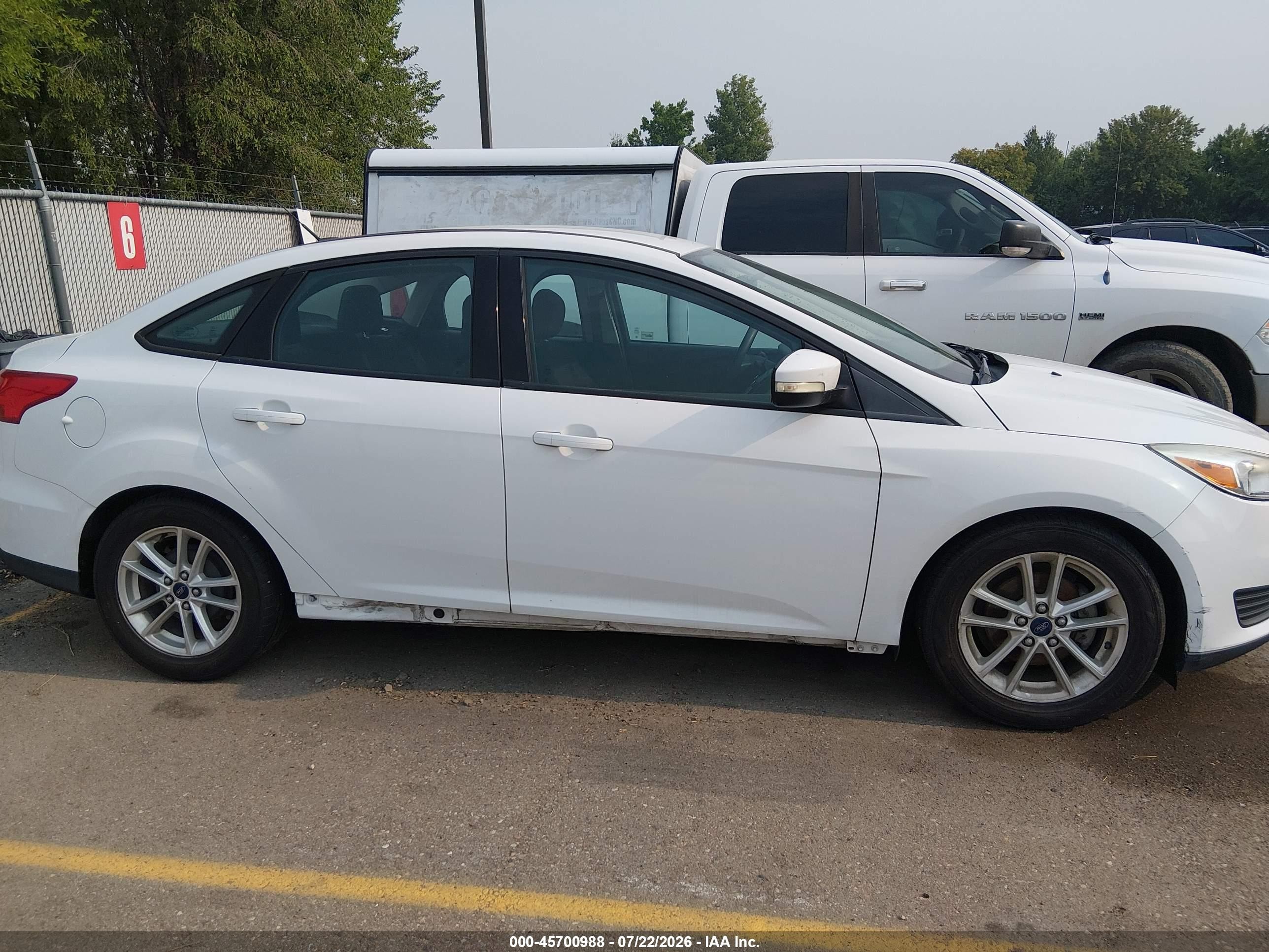 2015 Ford Focus Se White vin: 1FADP3F22FL385436