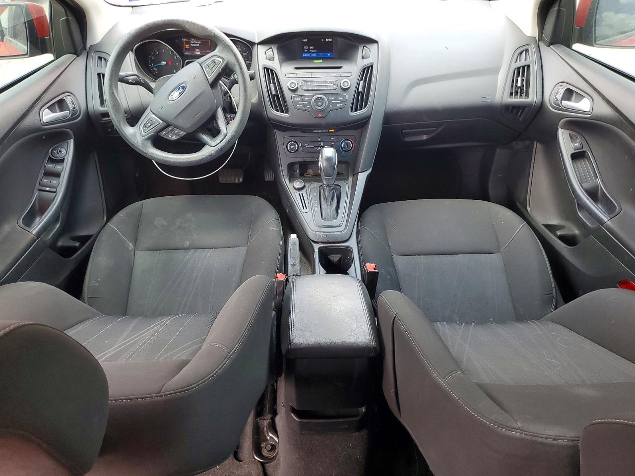 2016 Ford Focus Se Red vin: 1FADP3F22GL391089