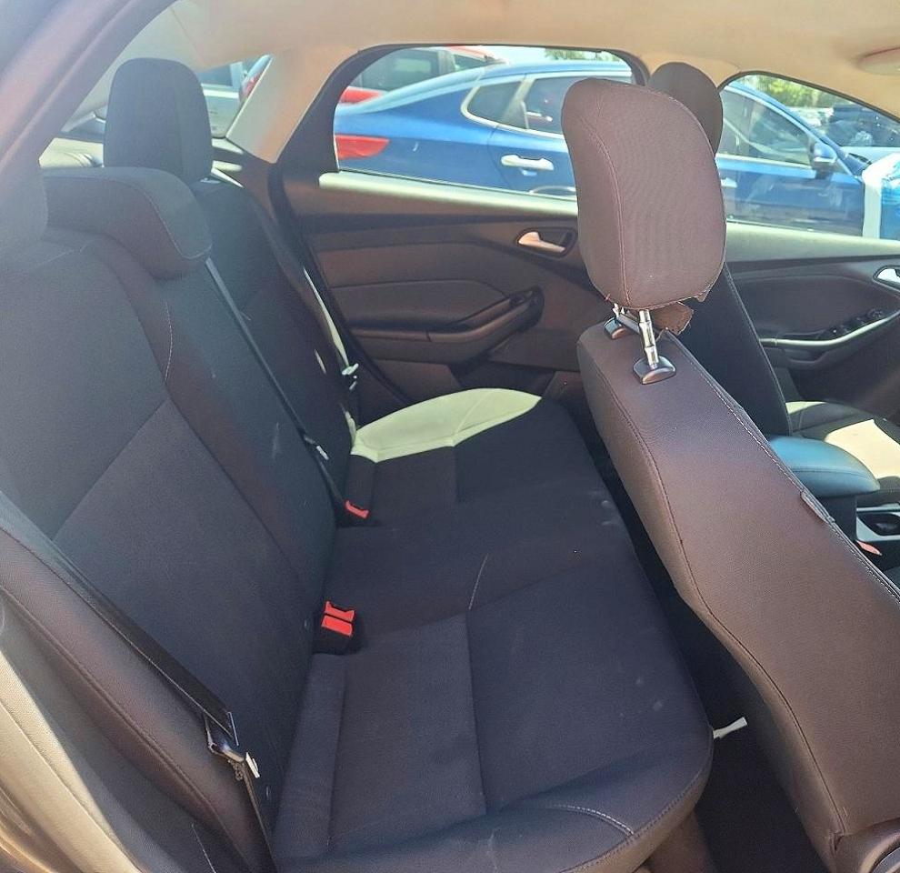 2016 Ford Focus Se Charcoal vin: 1FADP3F22GL403094