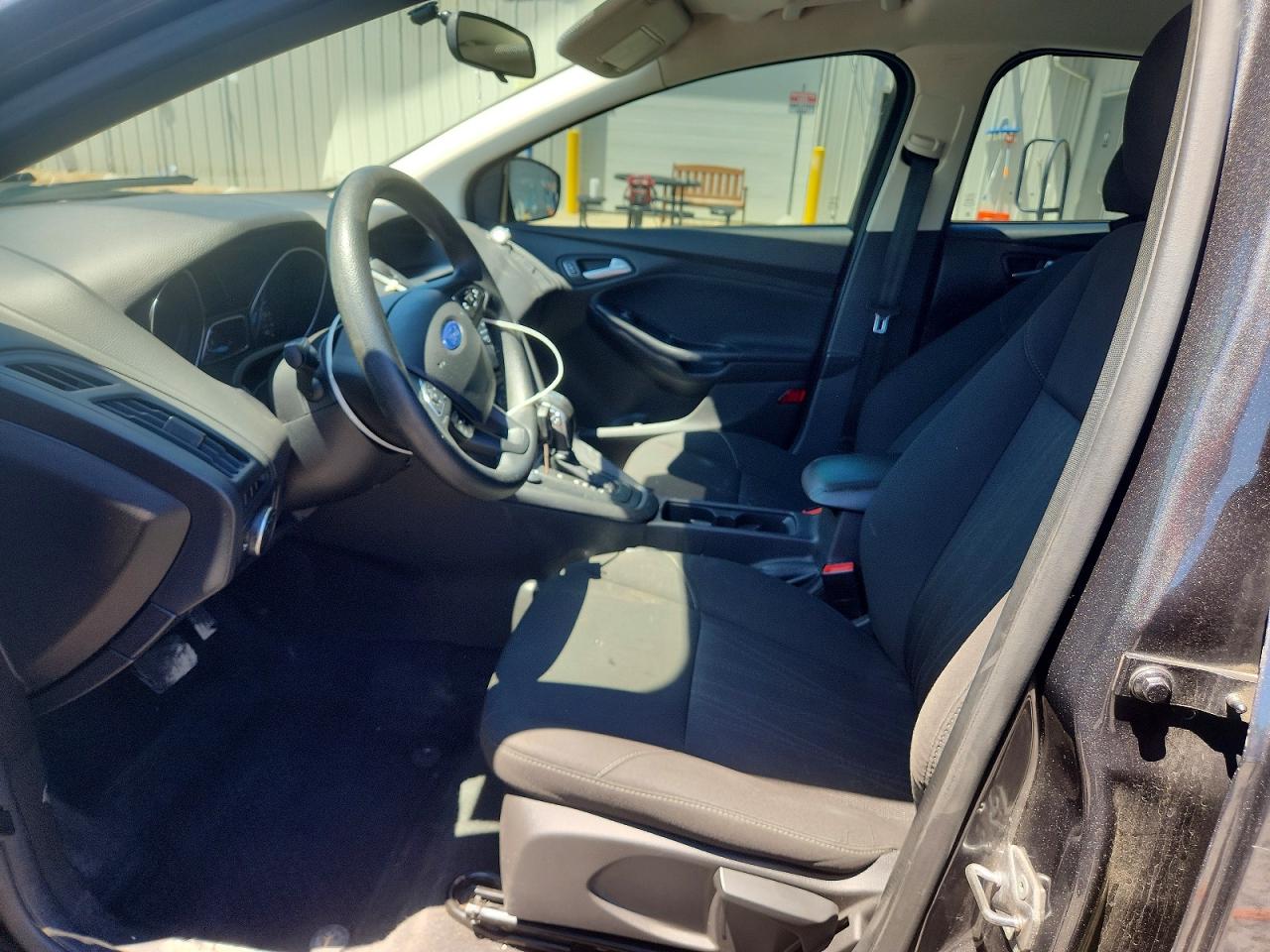 2016 Ford Focus Se Charcoal vin: 1FADP3F22GL403094