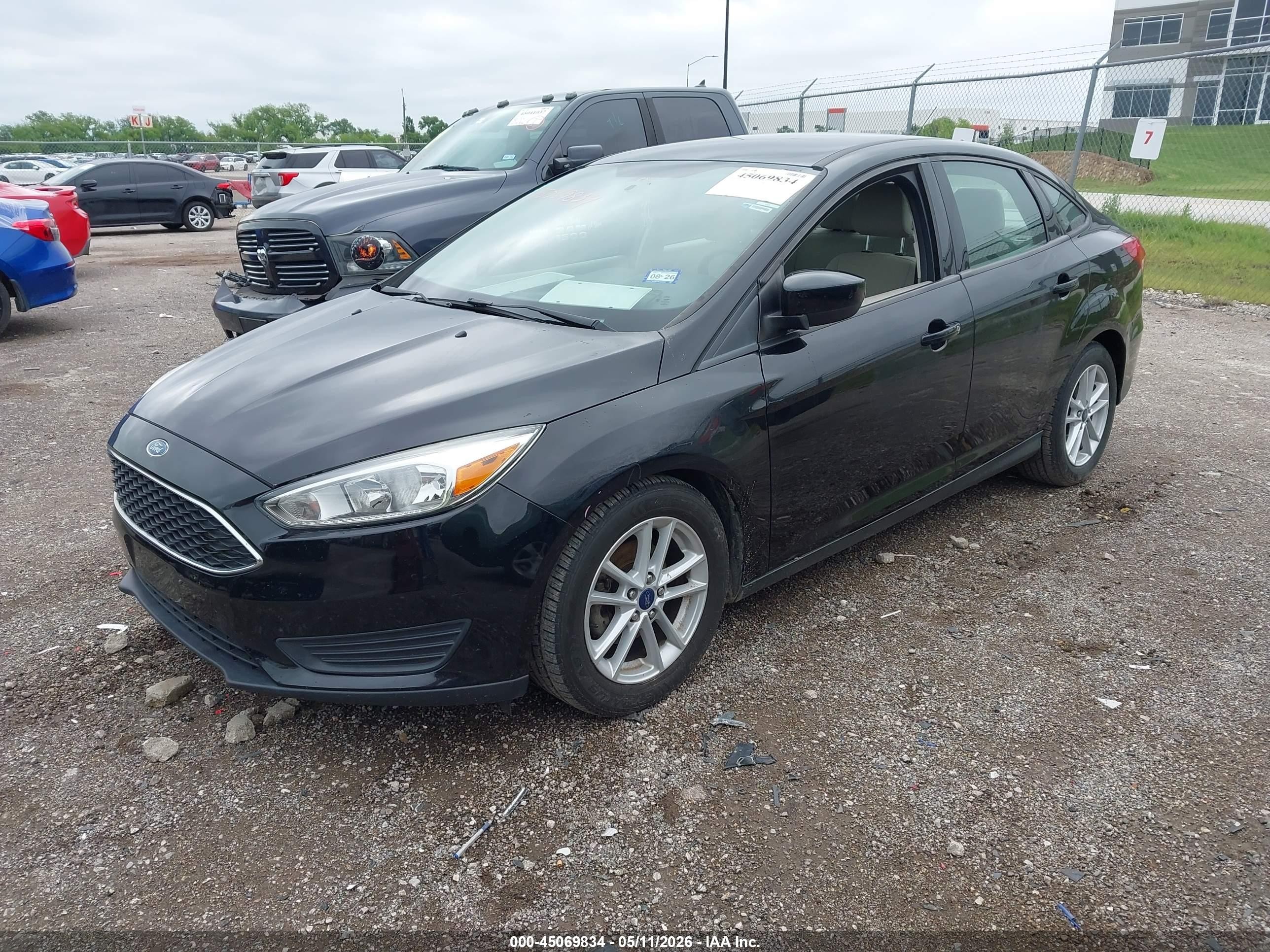 2018 Ford Focus Se Black vin: 1FADP3F22JL206546