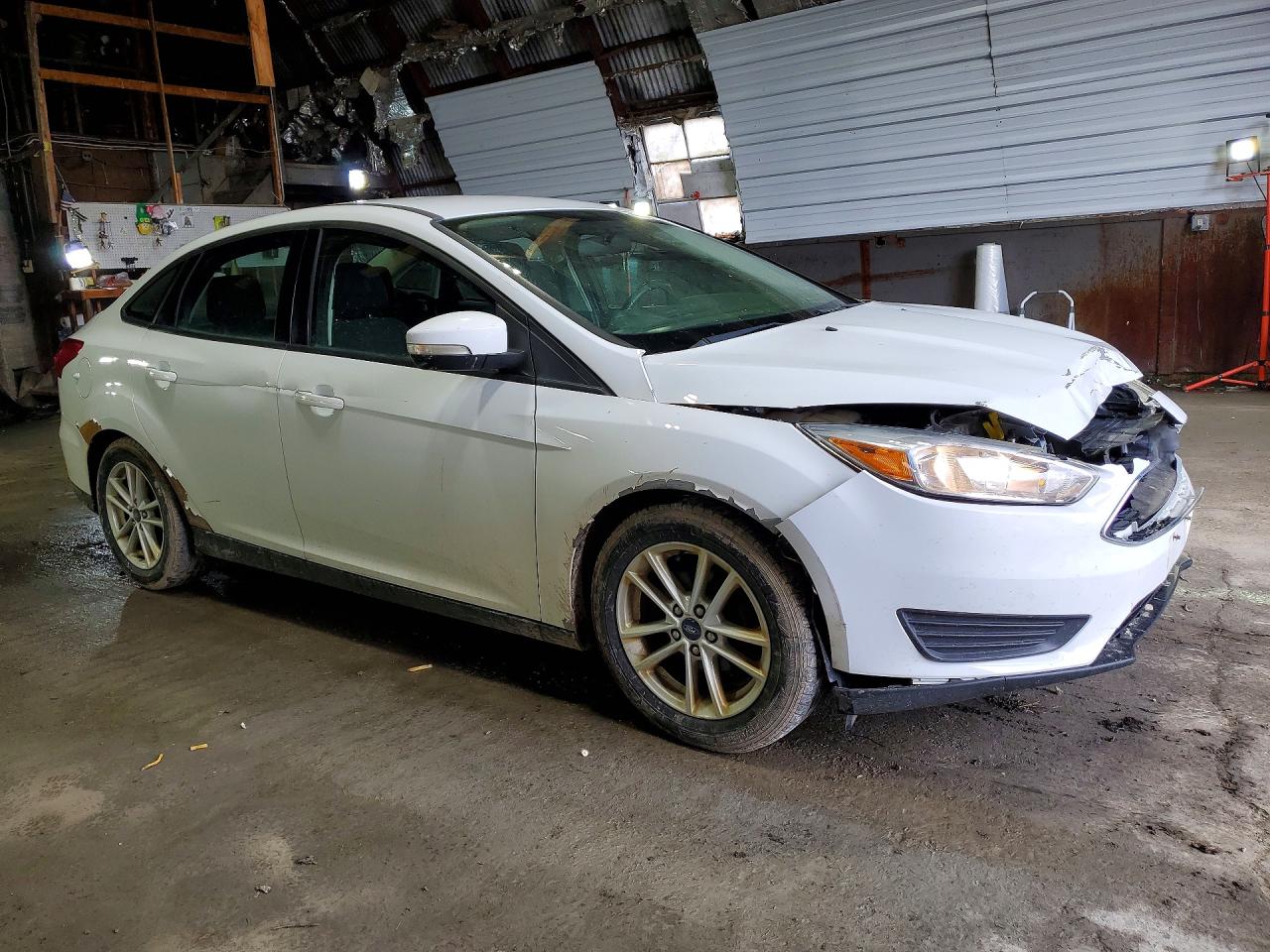 2018 Ford Focus Se White vin: 1FADP3F22JL264219