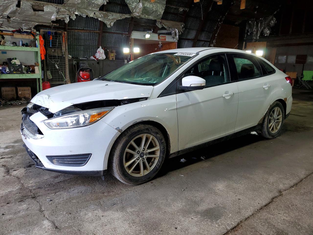 2018 Ford Focus Se White vin: 1FADP3F22JL264219