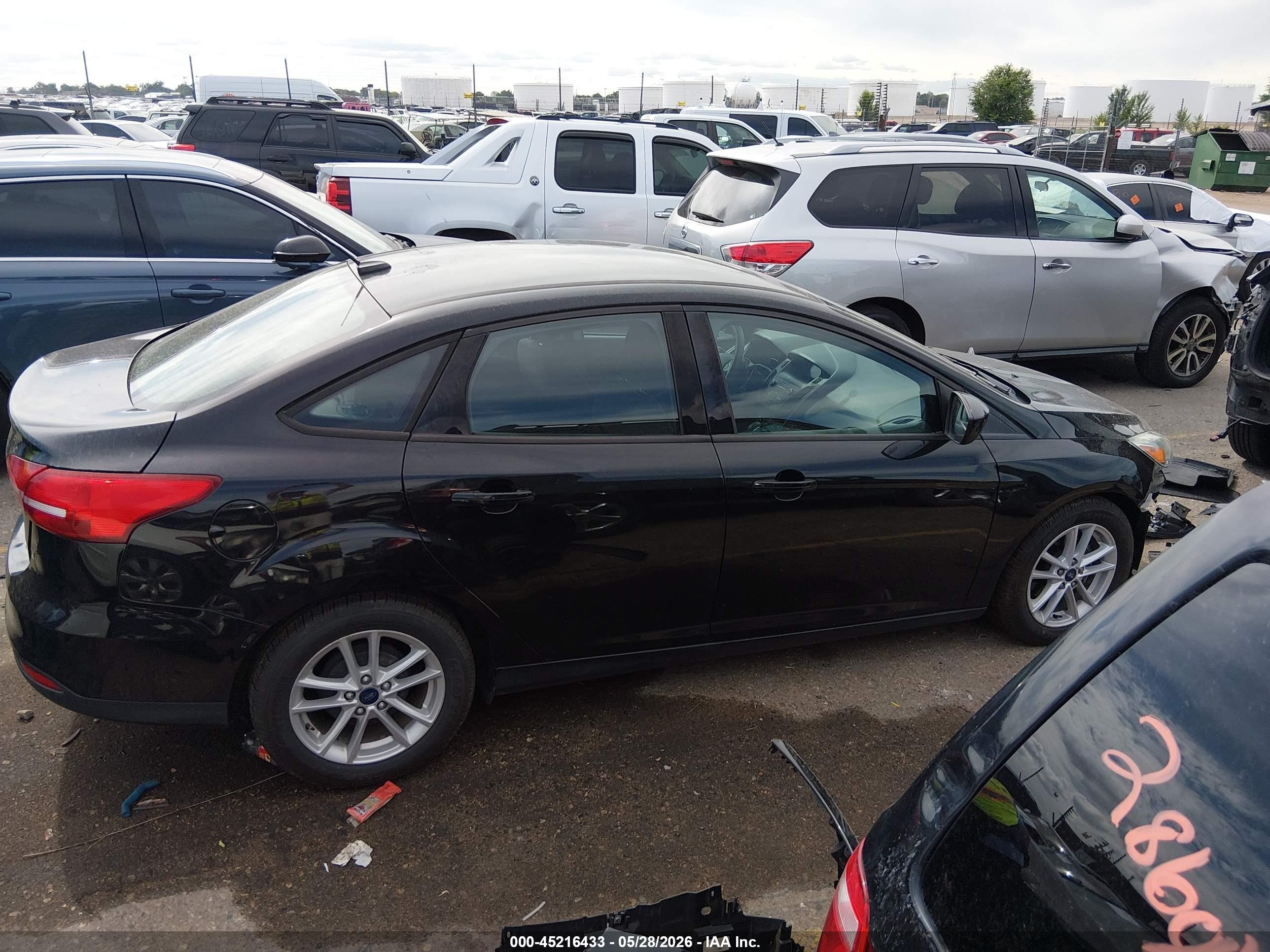 2018 Ford Focus Se Black vin: 1FADP3F22JL327755