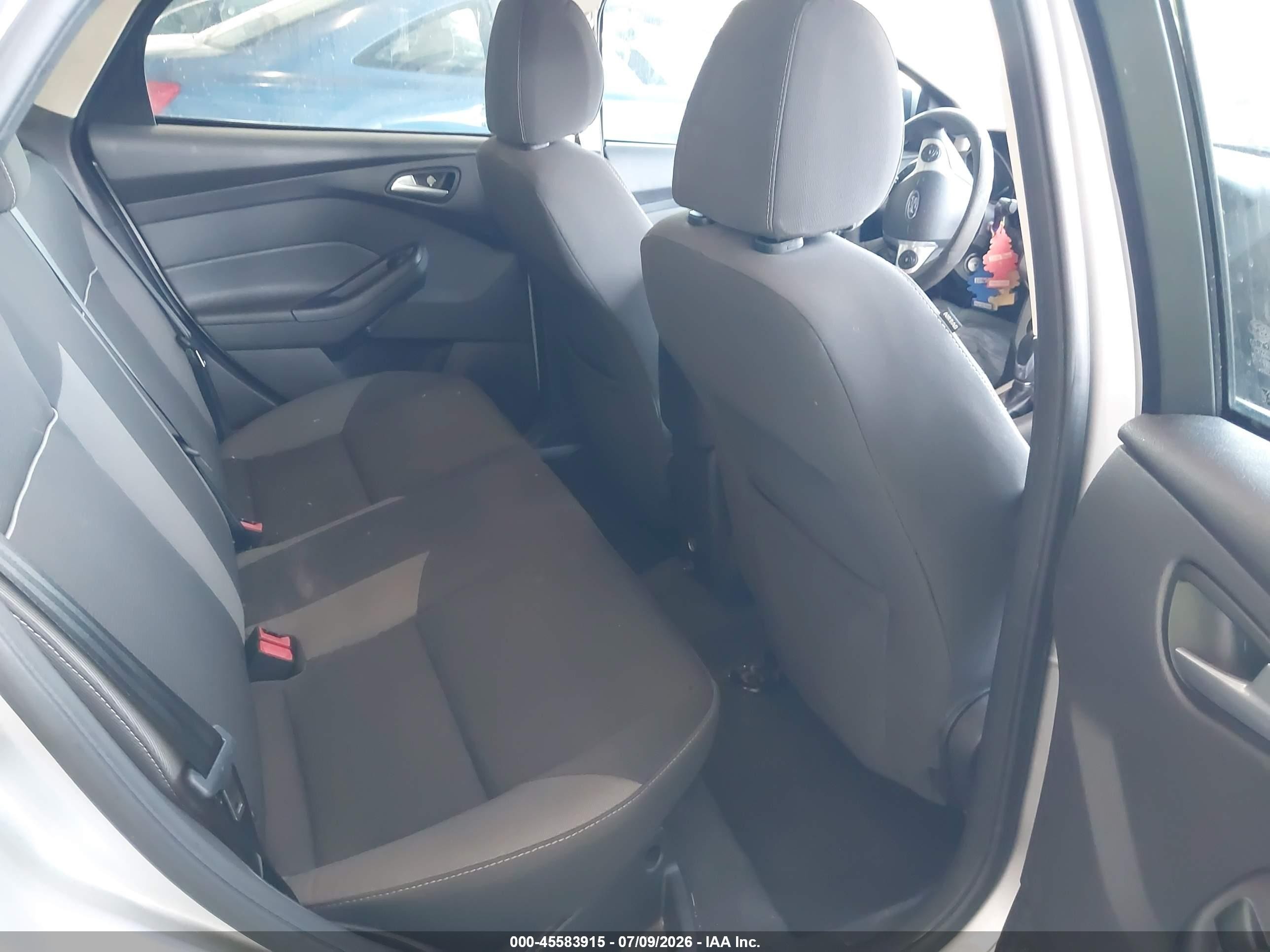2013 Ford Focus Se Silver vin: 1FADP3F23DL111871