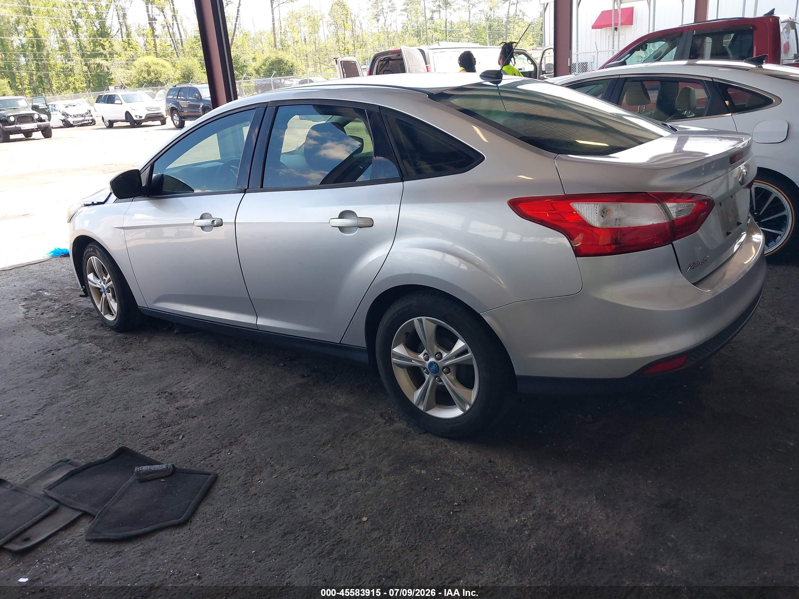 2013 Ford Focus Se Silver vin: 1FADP3F23DL111871