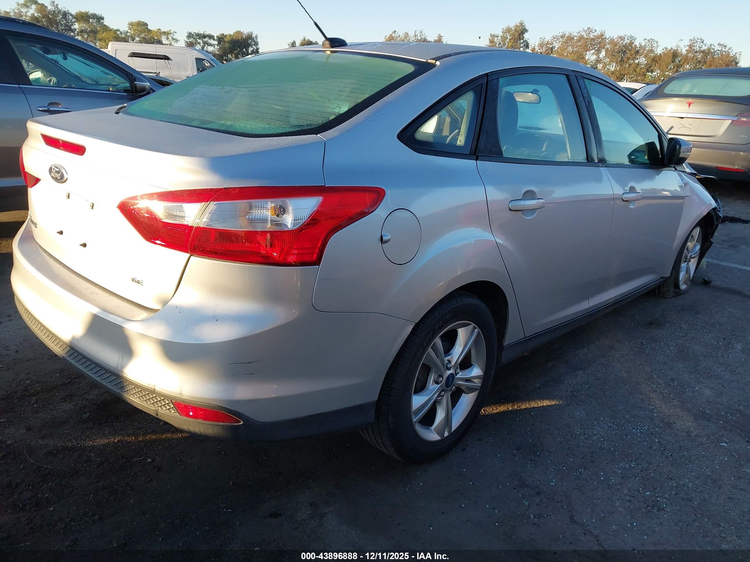 2013 Ford Focus Se Silver vin: 1FADP3F23DL196050
