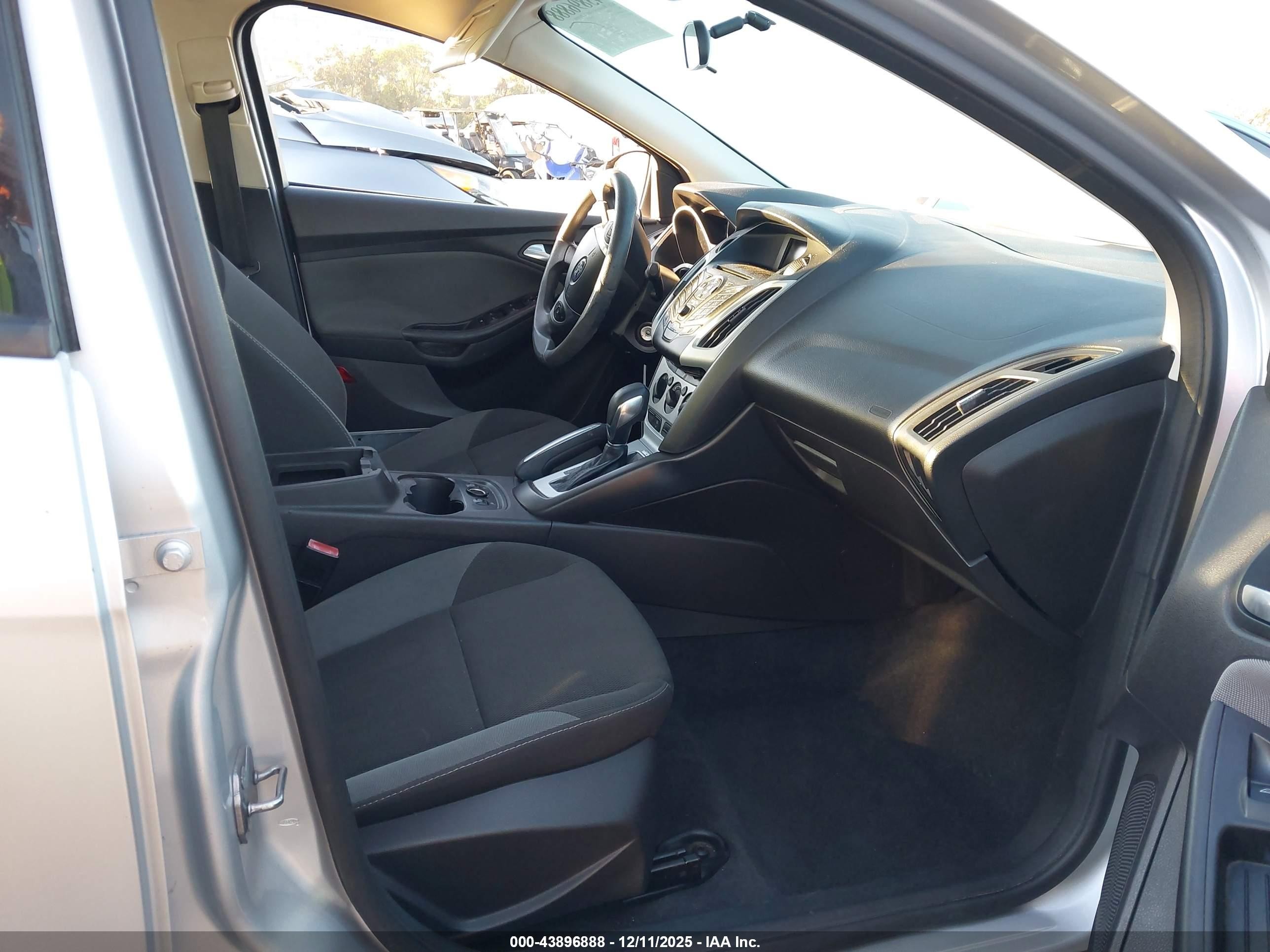 2013 Ford Focus Se Silver vin: 1FADP3F23DL196050