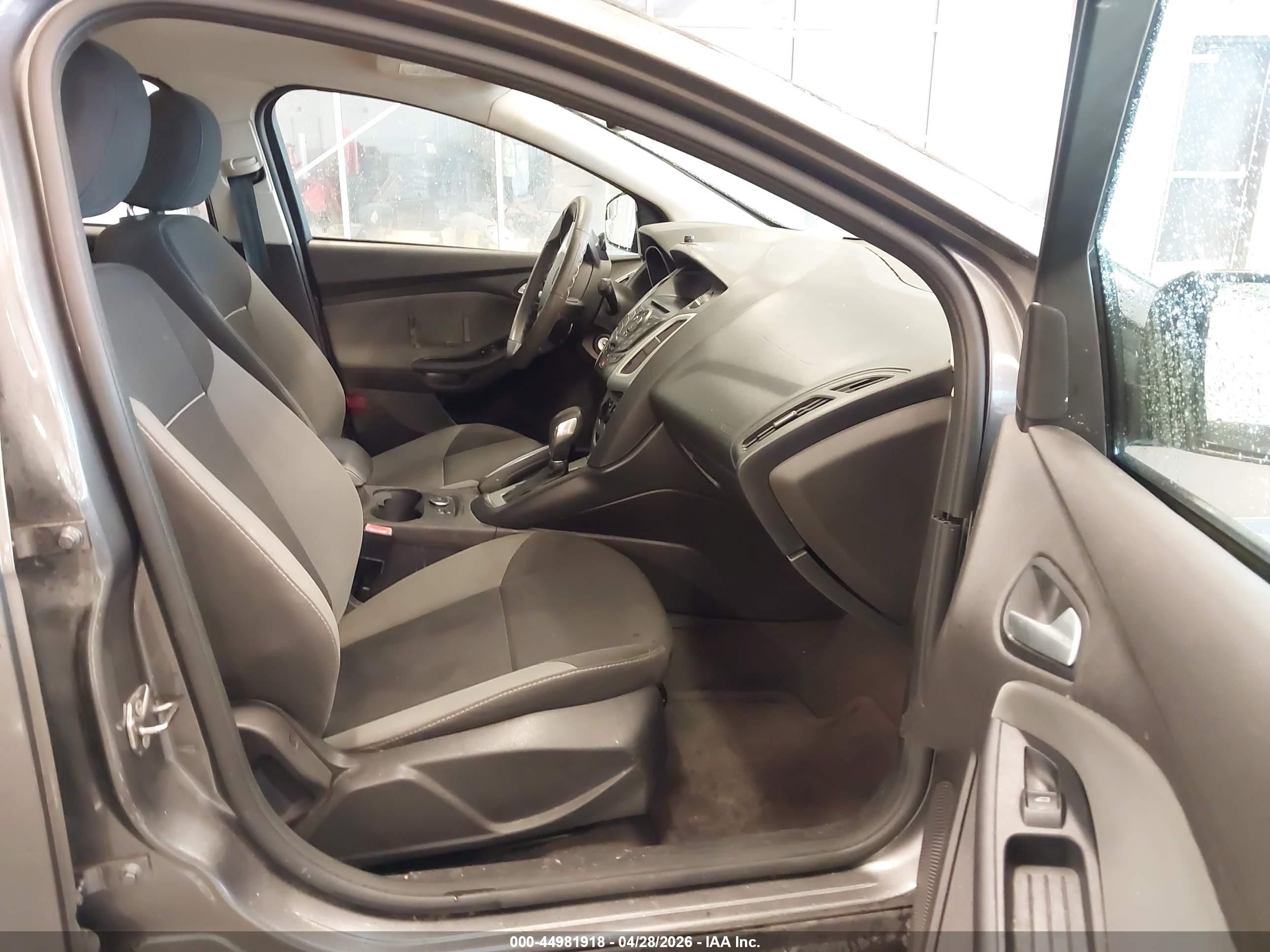 2013 Ford Focus Se Gray vin: 1FADP3F23DL300715