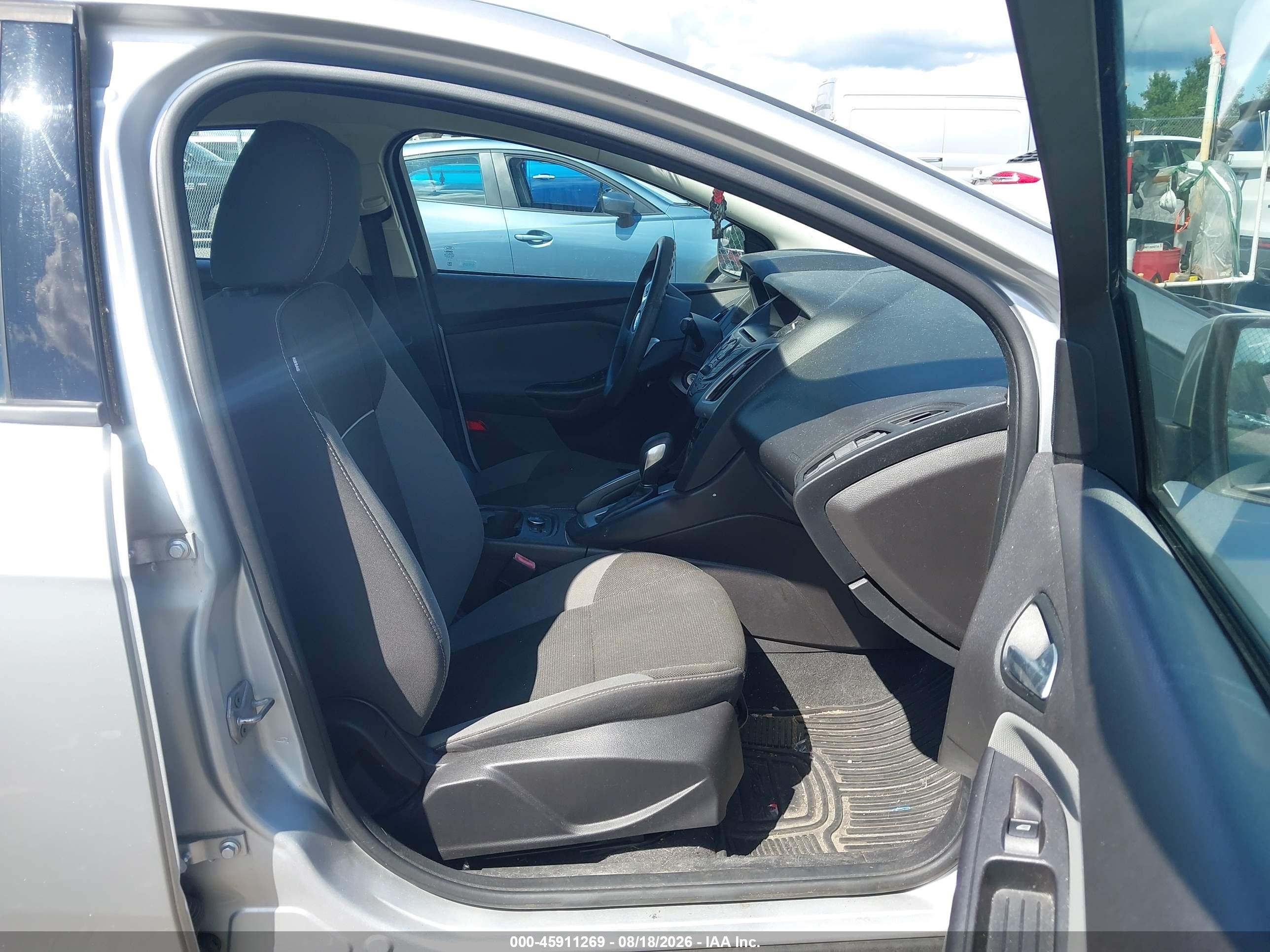2013 Ford Focus Se Silver vin: 1FADP3F23DL330202