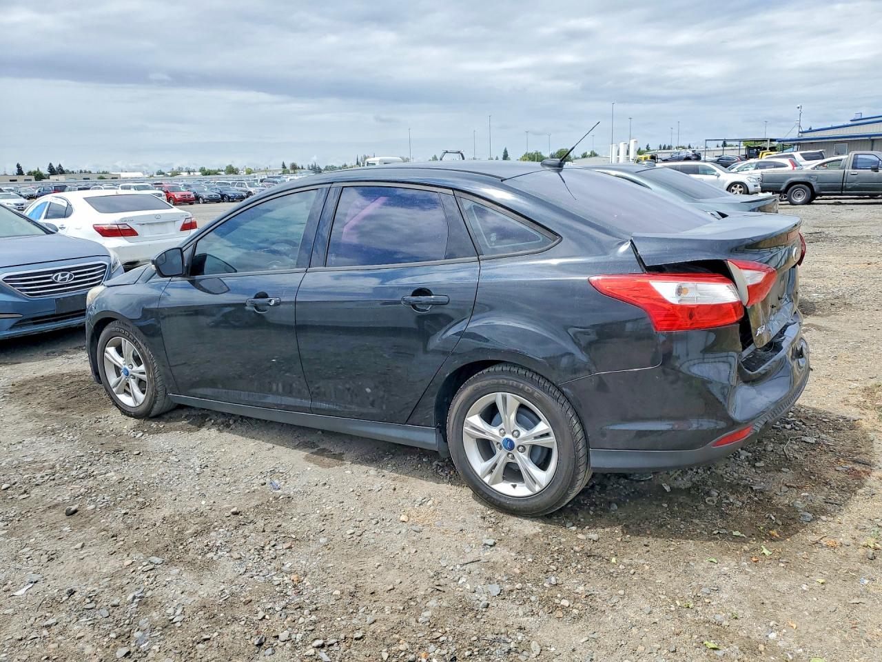 2014 Ford Focus Se Черный vin: 1FADP3F23EL112102