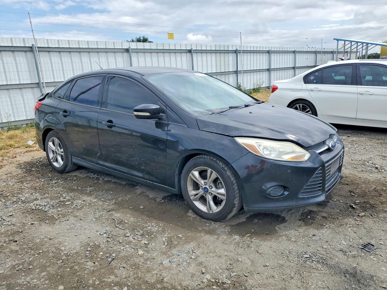 2014 Ford Focus Se Черный vin: 1FADP3F23EL112102