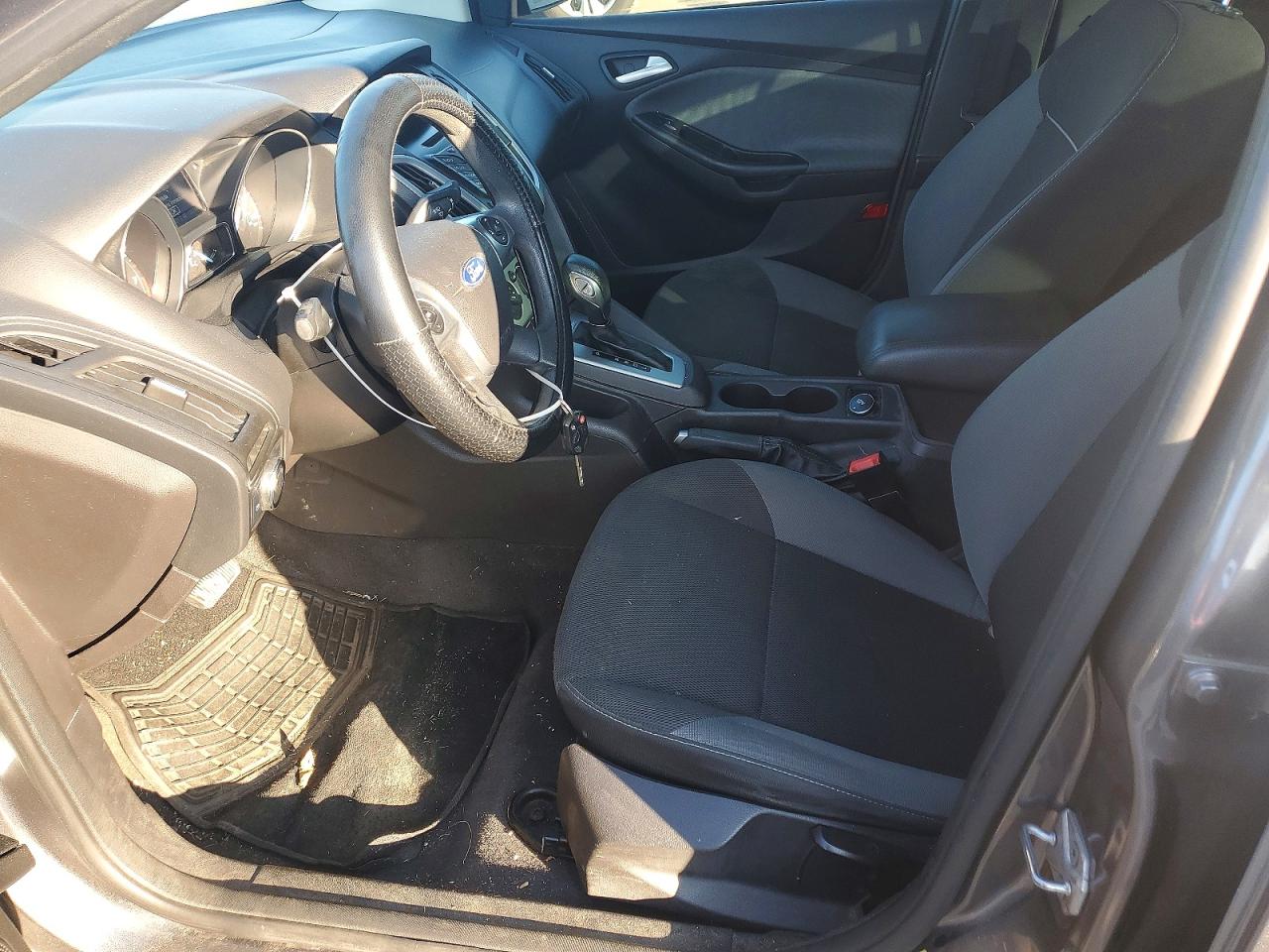 2014 Ford Focus Se Silver vin: 1FADP3F23EL121964
