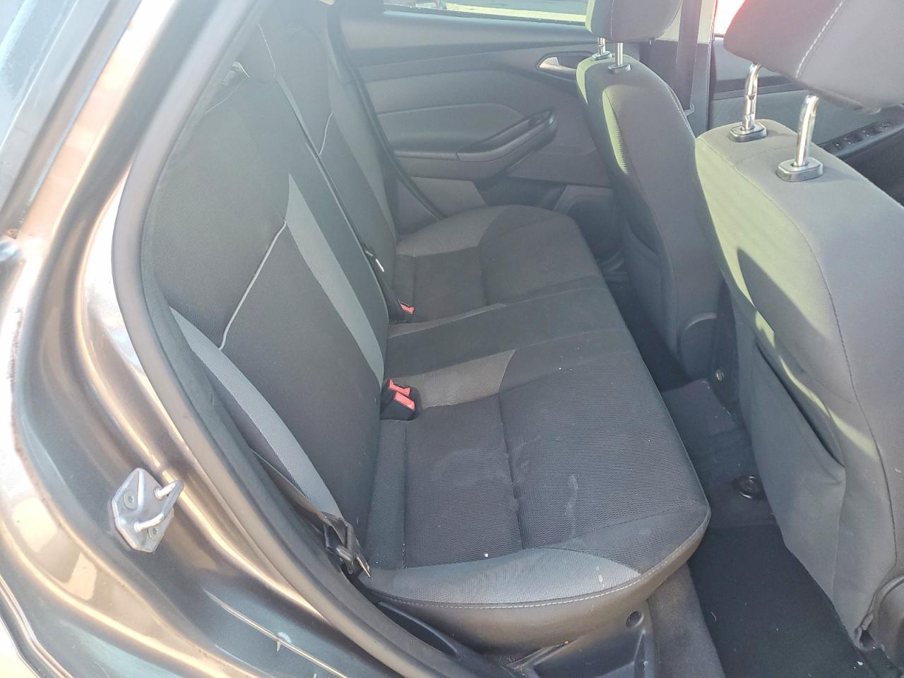 2014 Ford Focus Se Silver vin: 1FADP3F23EL121964