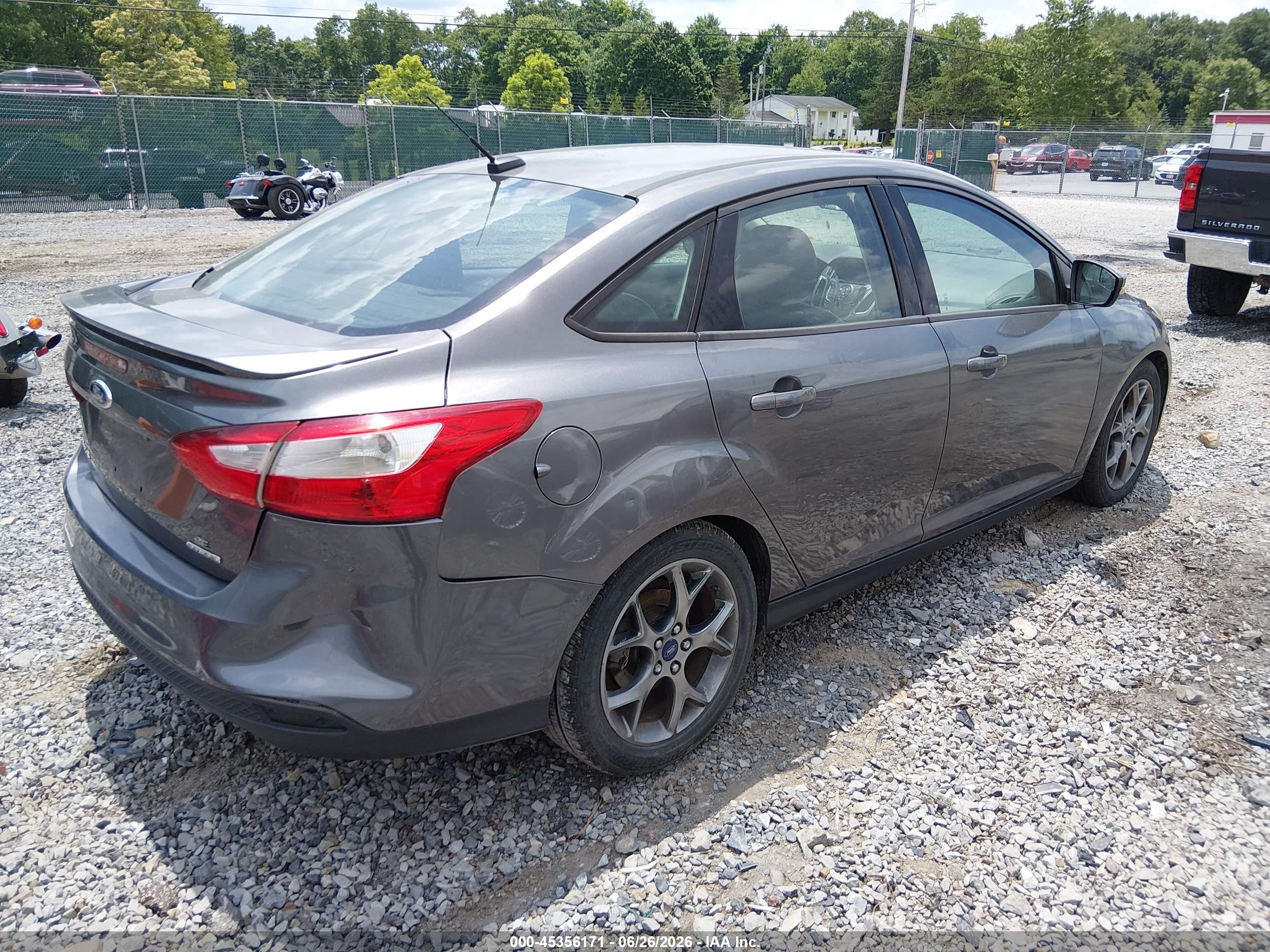 2014 Ford Focus Se Gray vin: 1FADP3F23EL122581