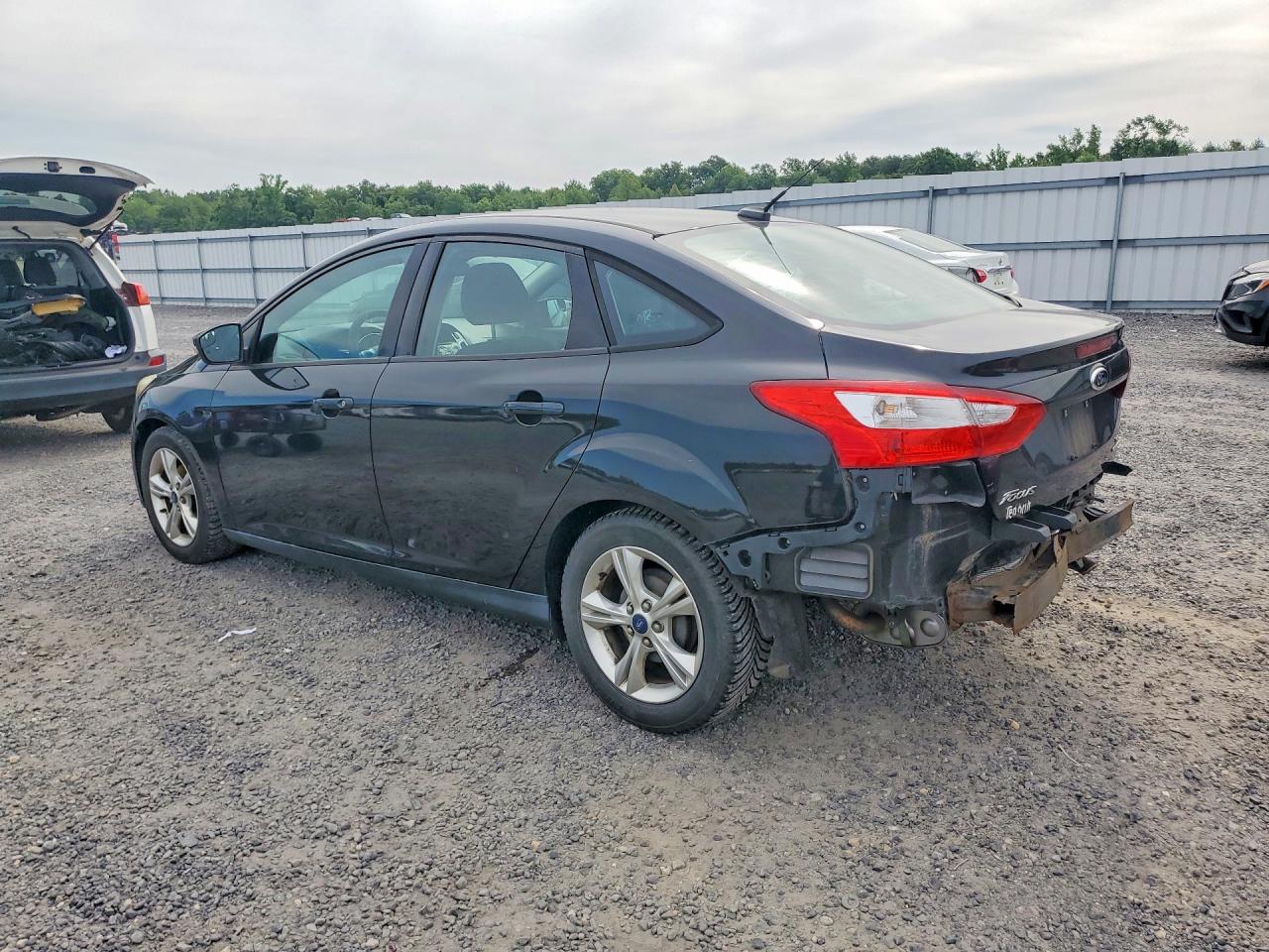 2014 Ford Focus Se Black vin: 1FADP3F23EL135816