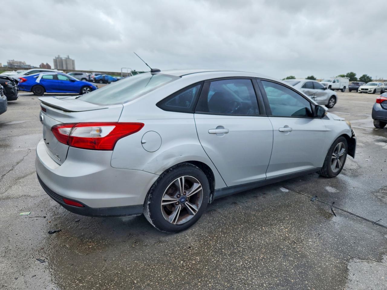 2014 Ford Focus Se Silver vin: 1FADP3F23EL142118