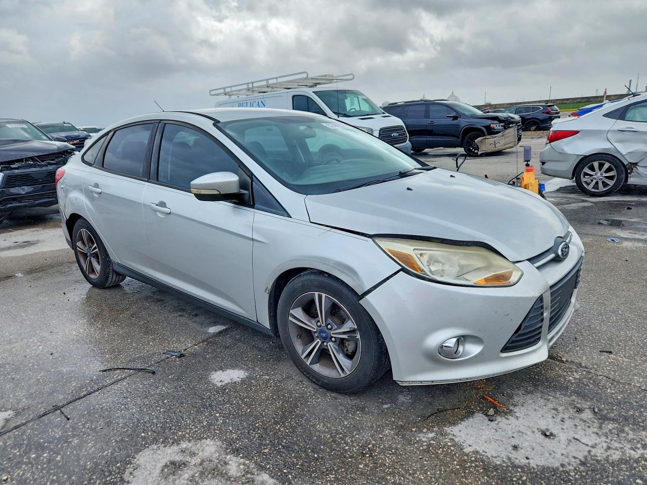 2014 Ford Focus Se Silver vin: 1FADP3F23EL142118