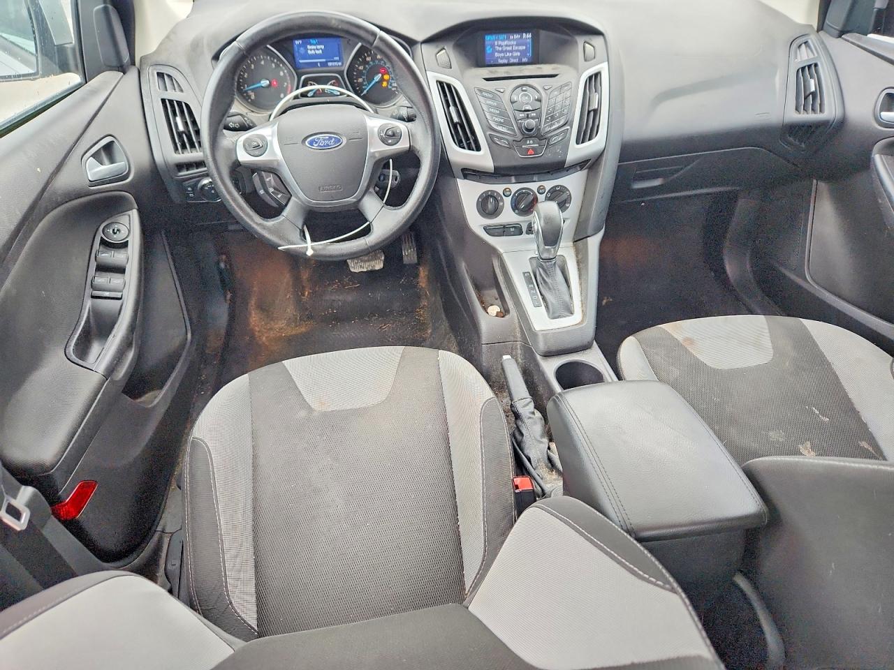 2014 Ford Focus Se Silver vin: 1FADP3F23EL142118