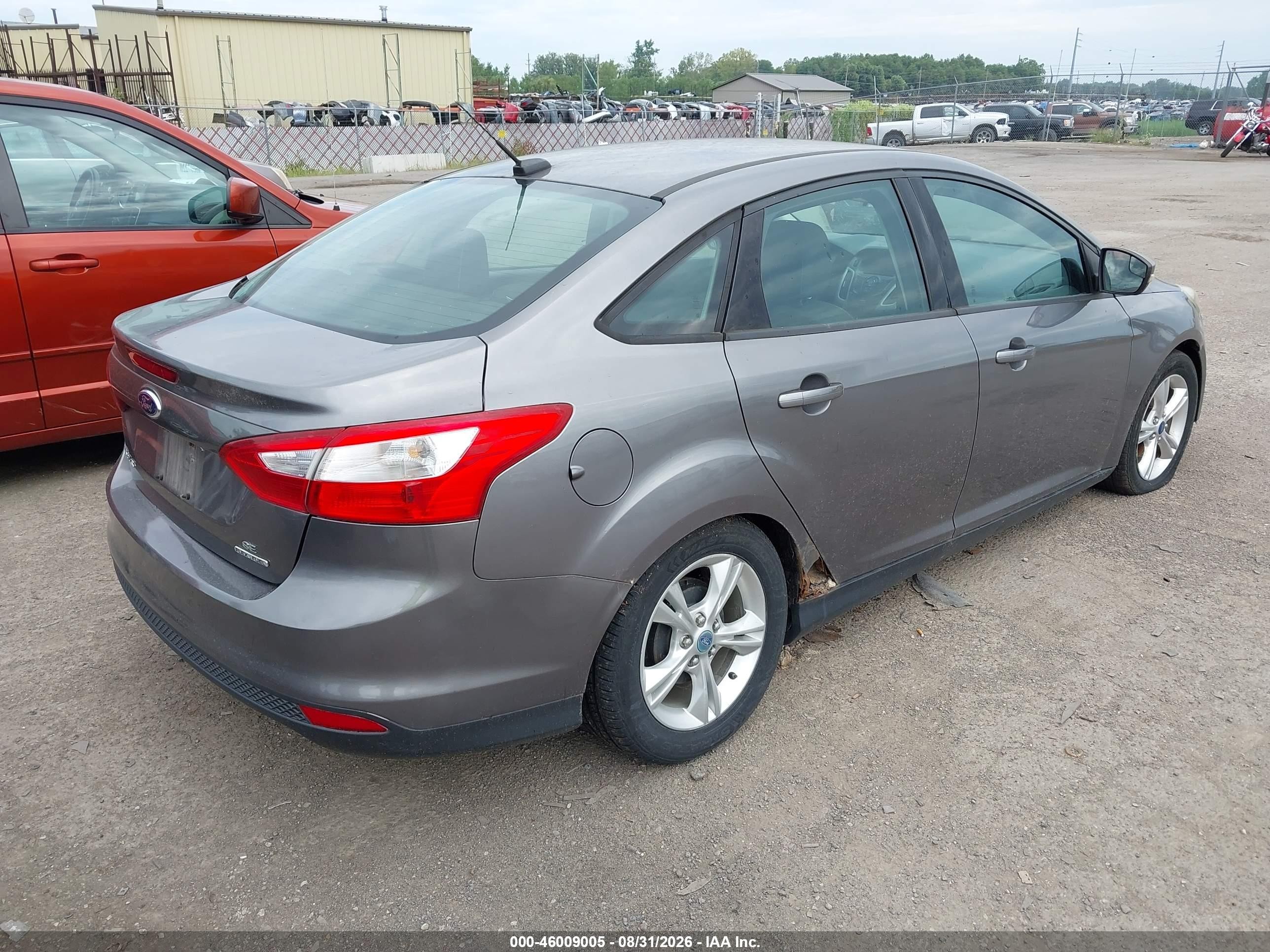 2014 Ford Focus Se Gray vin: 1FADP3F23EL155113
