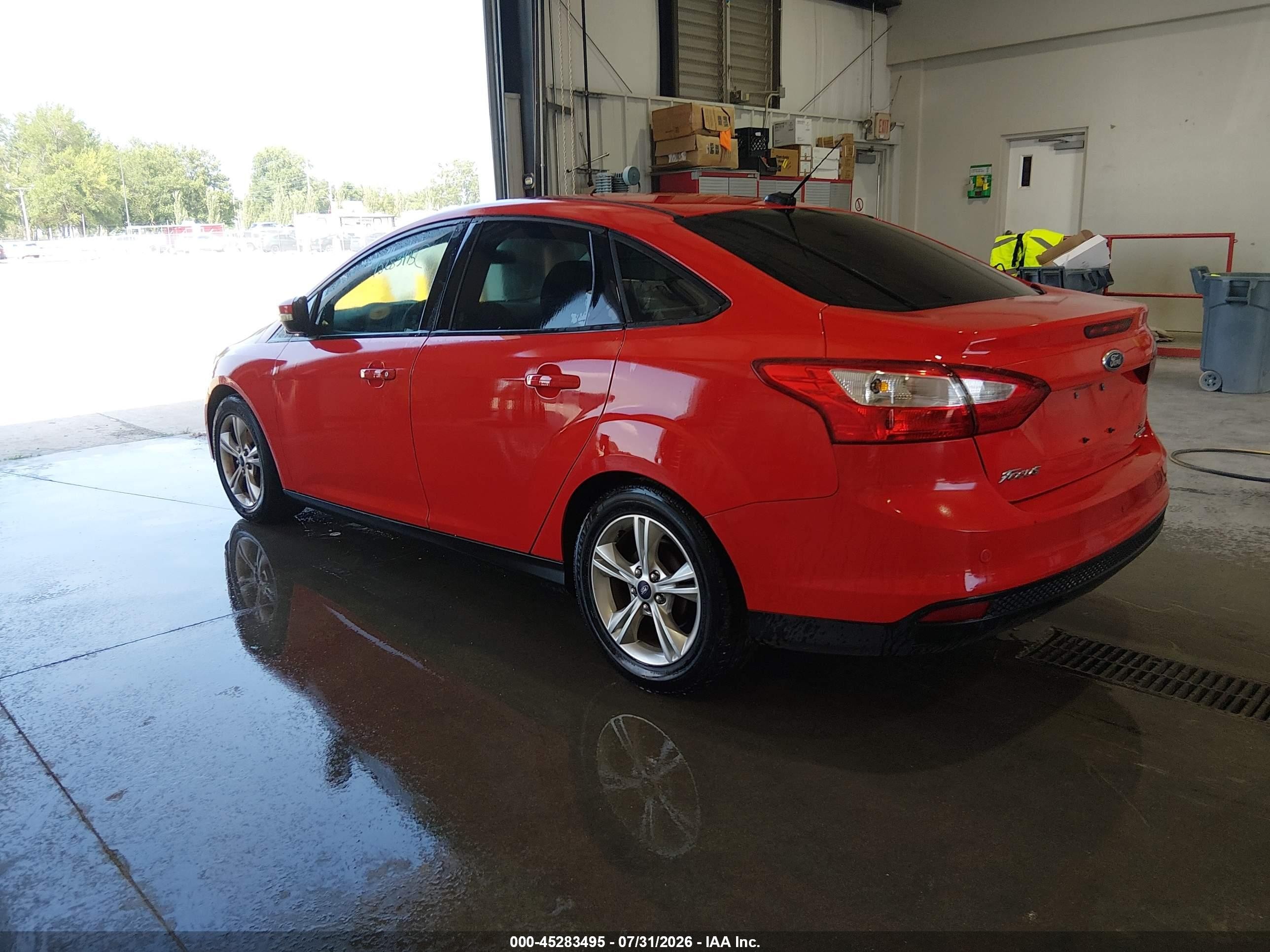 2014 Ford Focus Se Красный vin: 1FADP3F23EL167360
