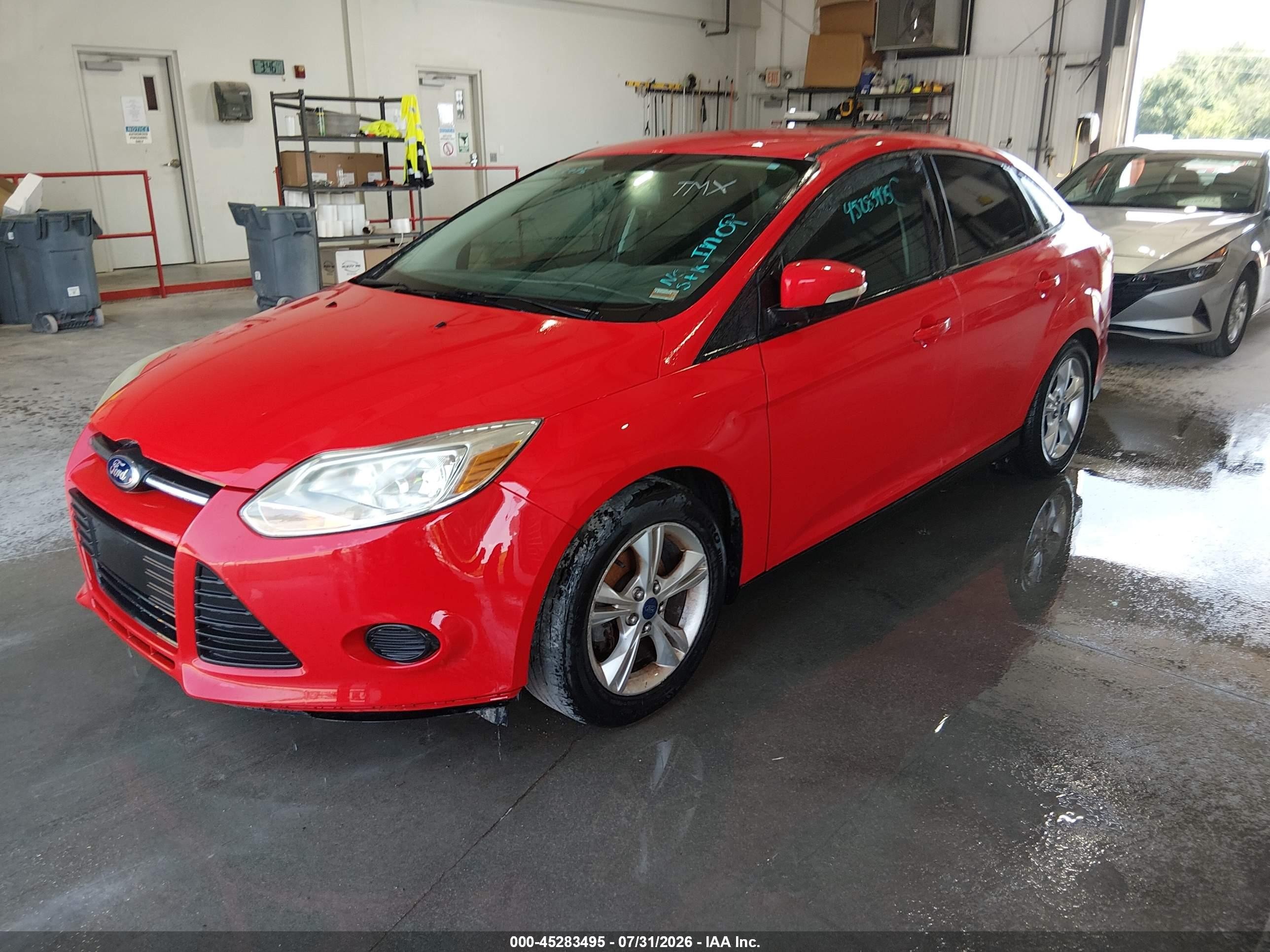 2014 Ford Focus Se Красный vin: 1FADP3F23EL167360