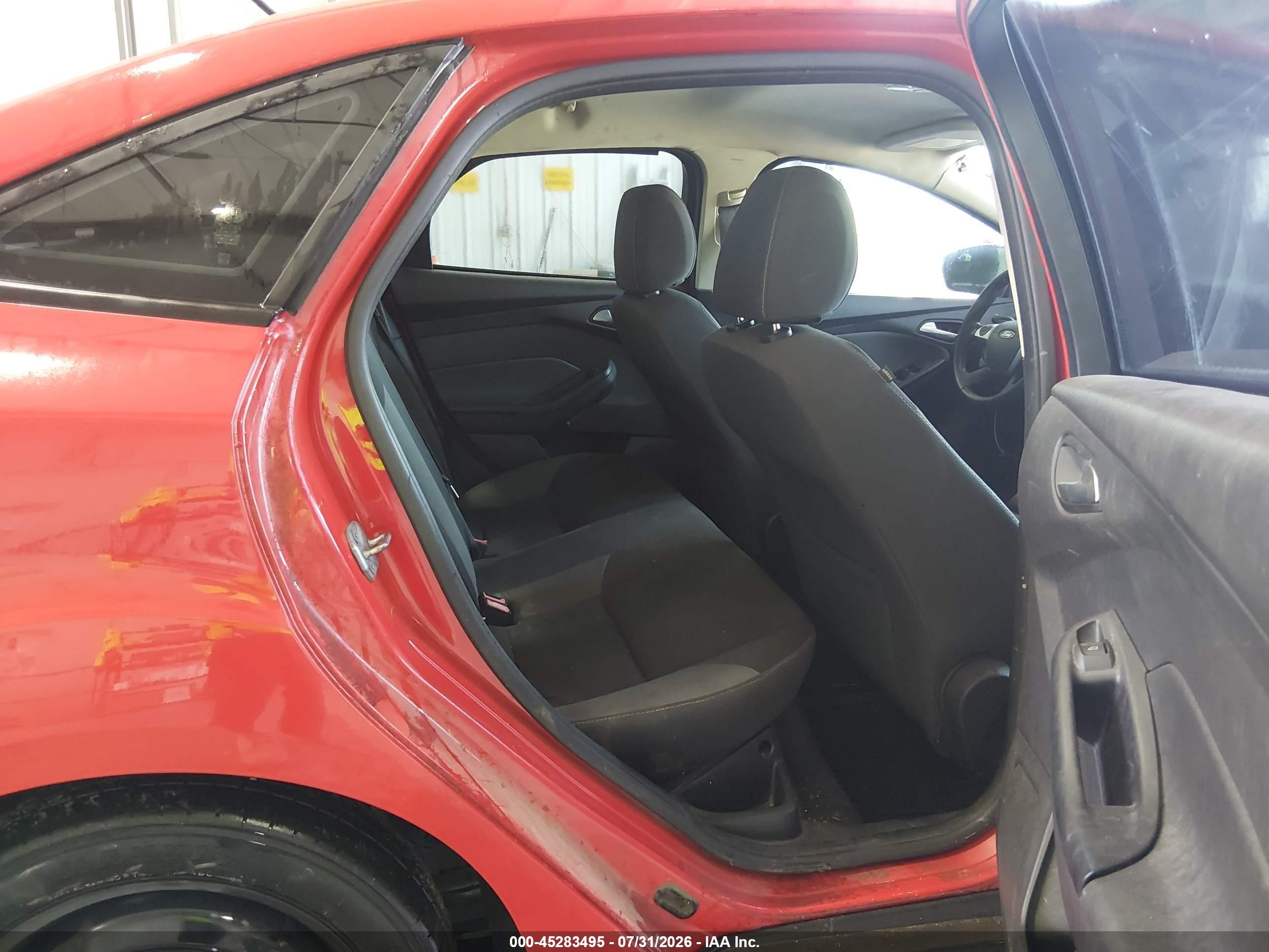 2014 Ford Focus Se Красный vin: 1FADP3F23EL167360
