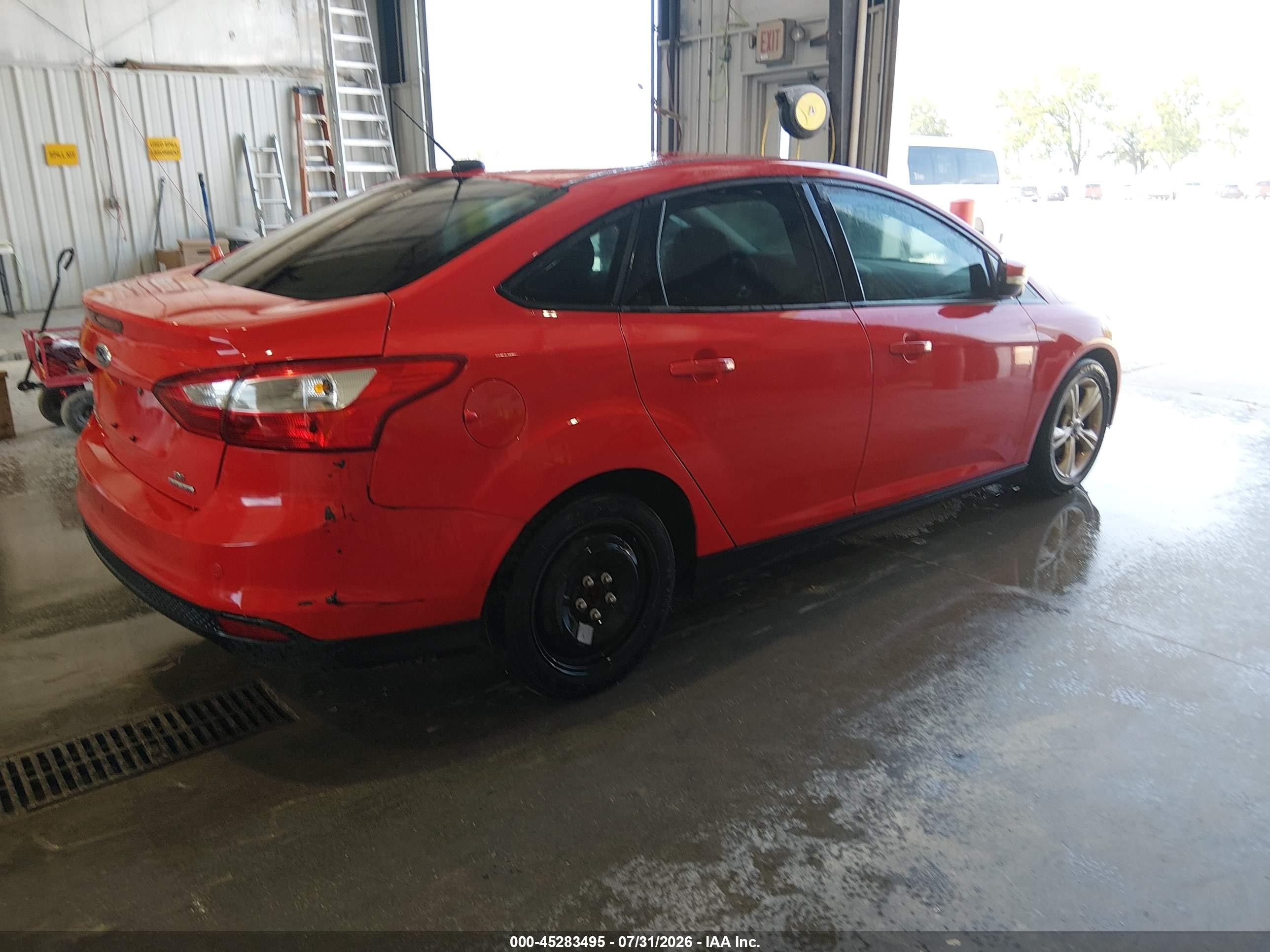 2014 Ford Focus Se Красный vin: 1FADP3F23EL167360