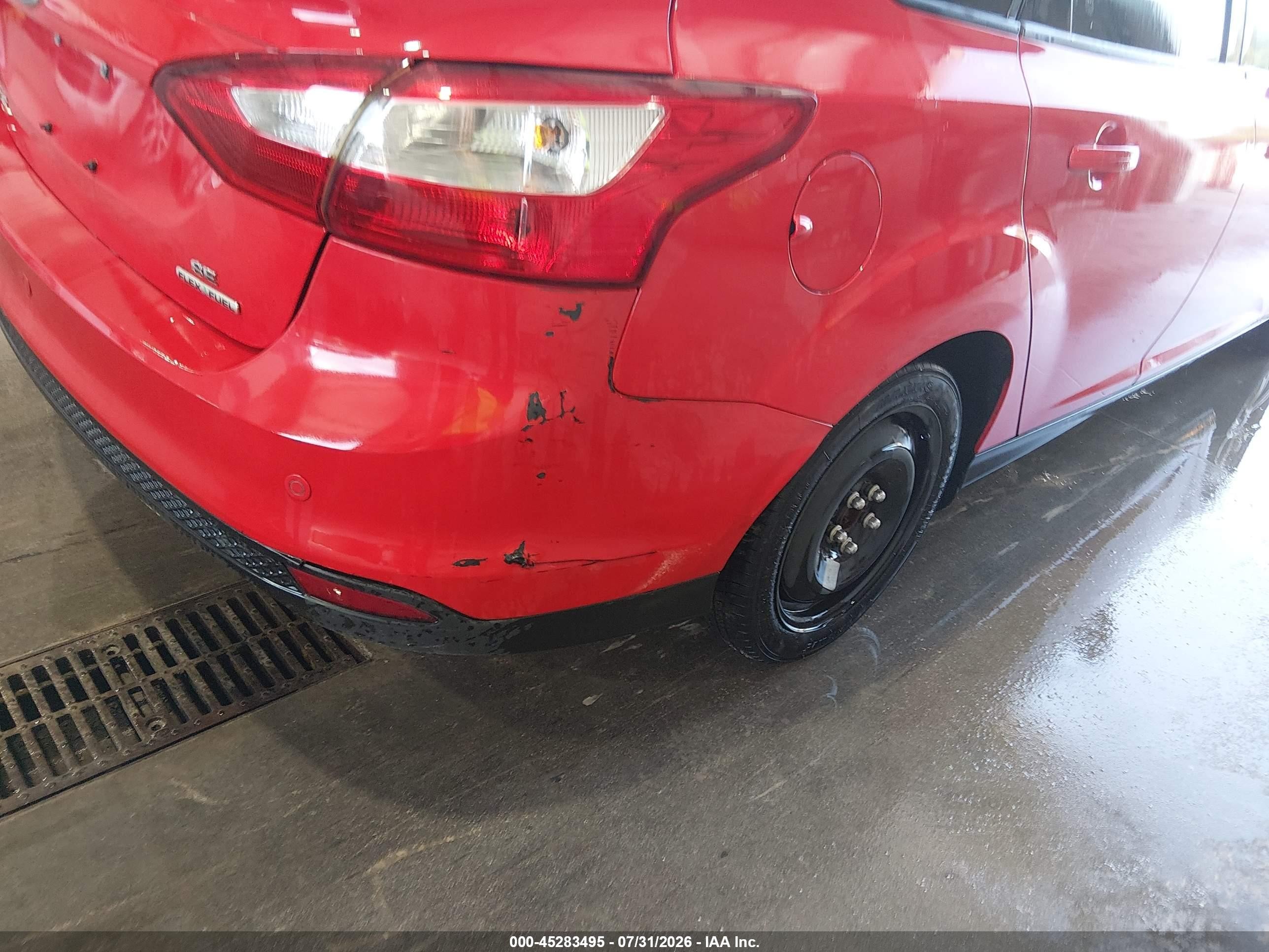 2014 Ford Focus Se Красный vin: 1FADP3F23EL167360