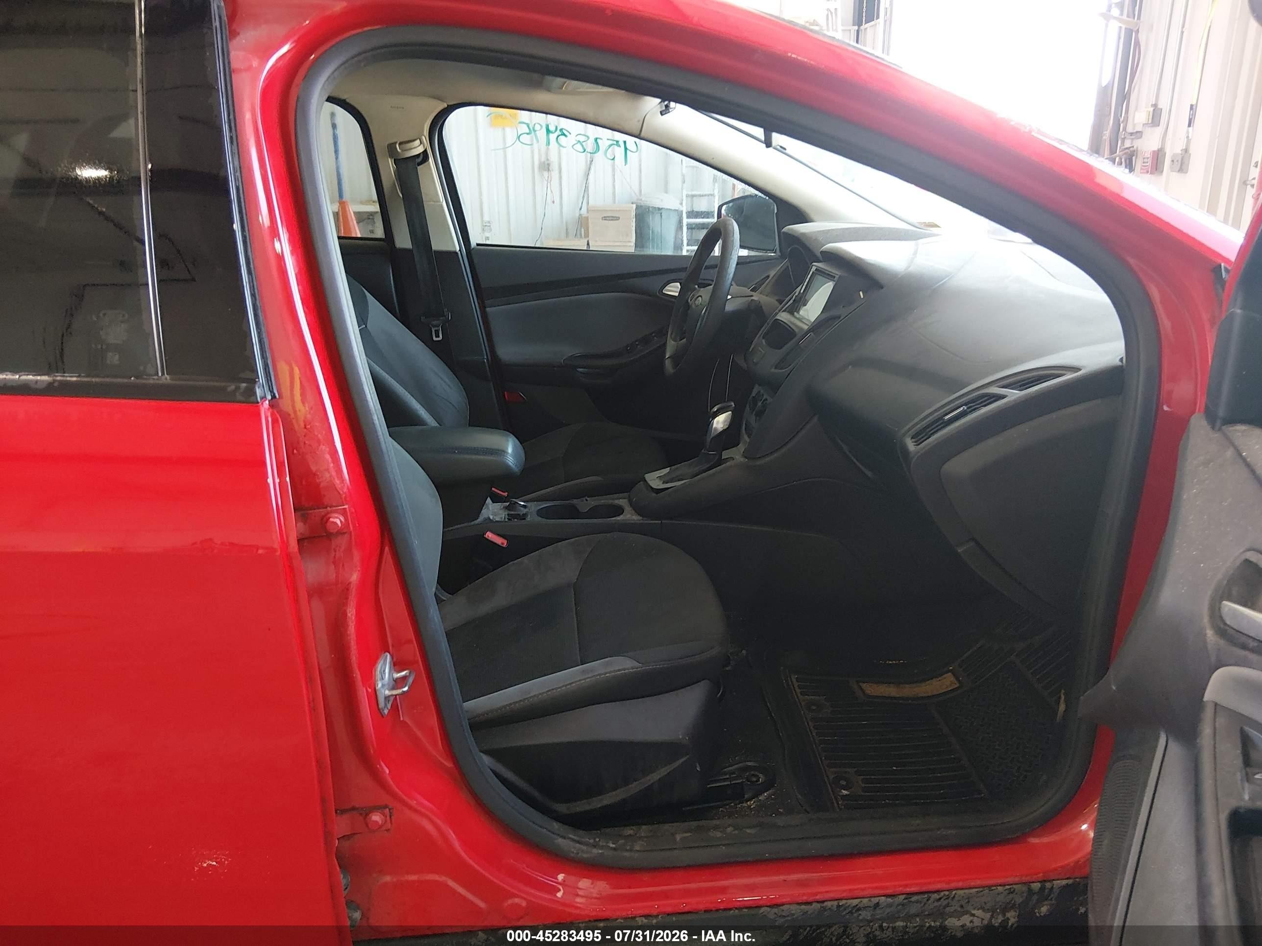 2014 Ford Focus Se Красный vin: 1FADP3F23EL167360