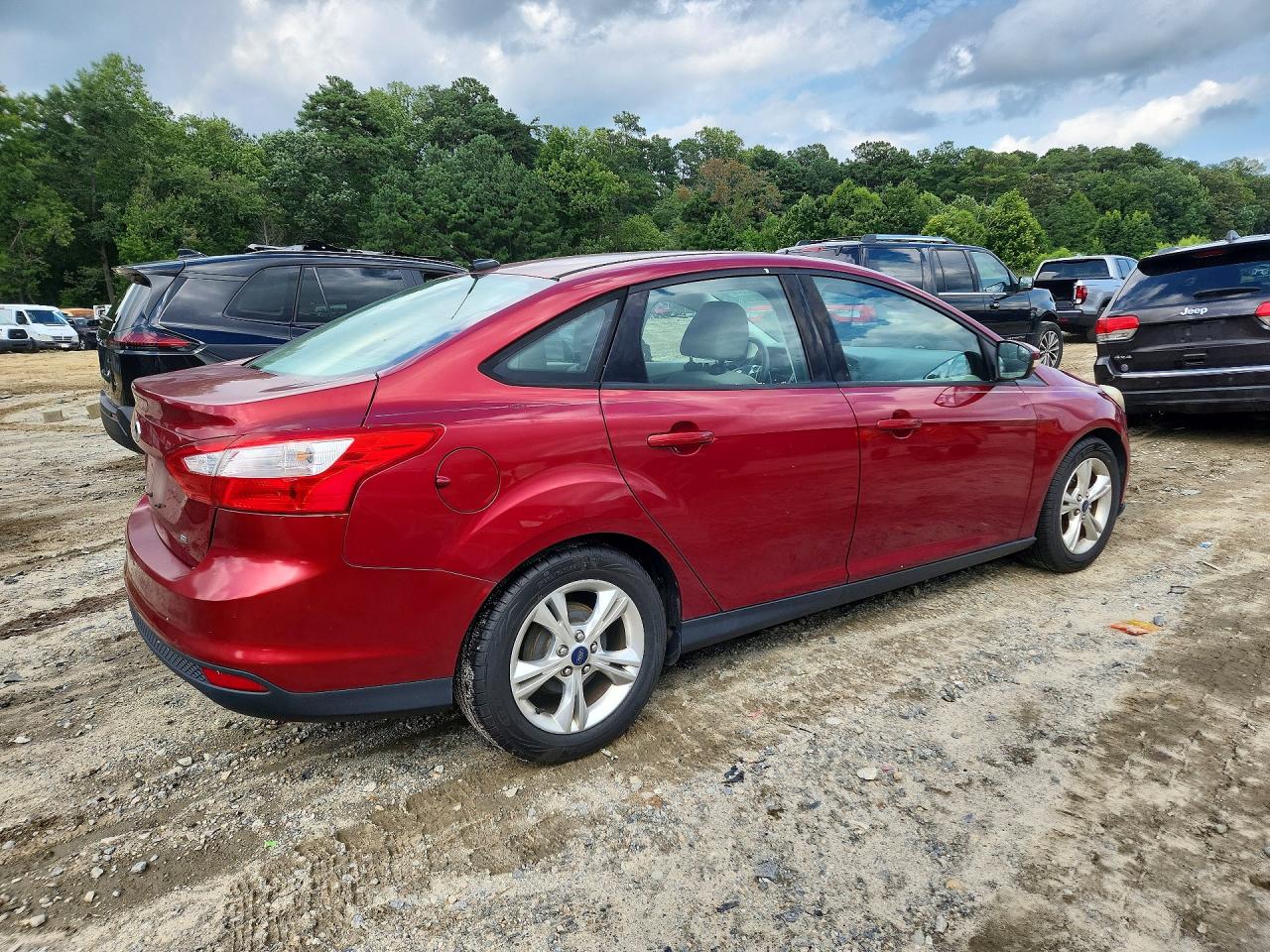 2014 Ford Focus Se Red vin: 1FADP3F23EL189245