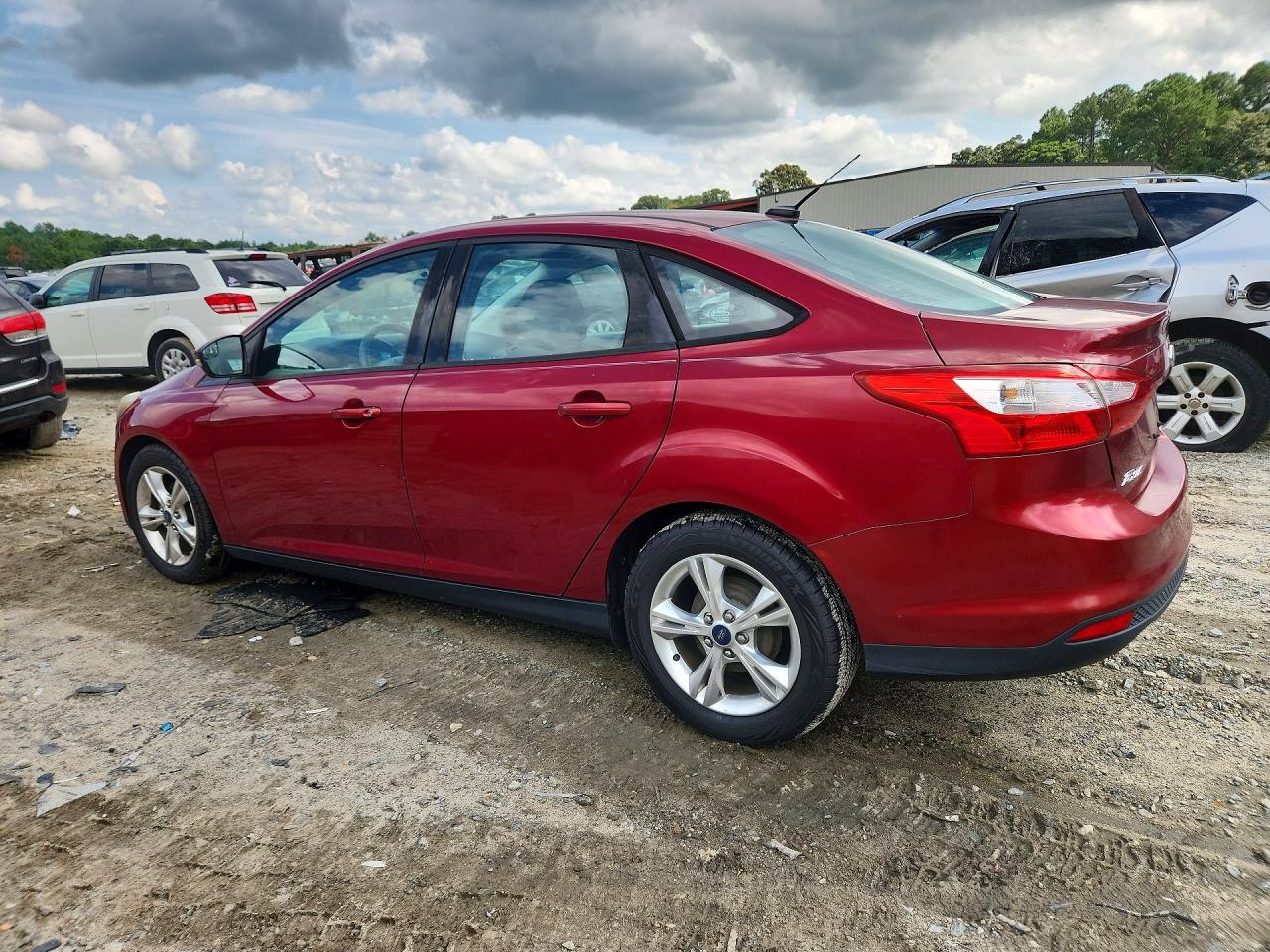 2014 Ford Focus Se Red vin: 1FADP3F23EL189245