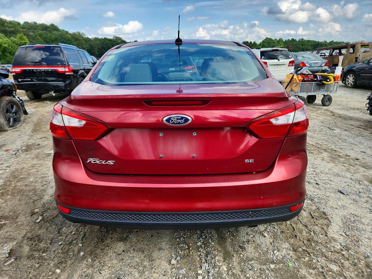 2014 Ford Focus Se Red vin: 1FADP3F23EL189245